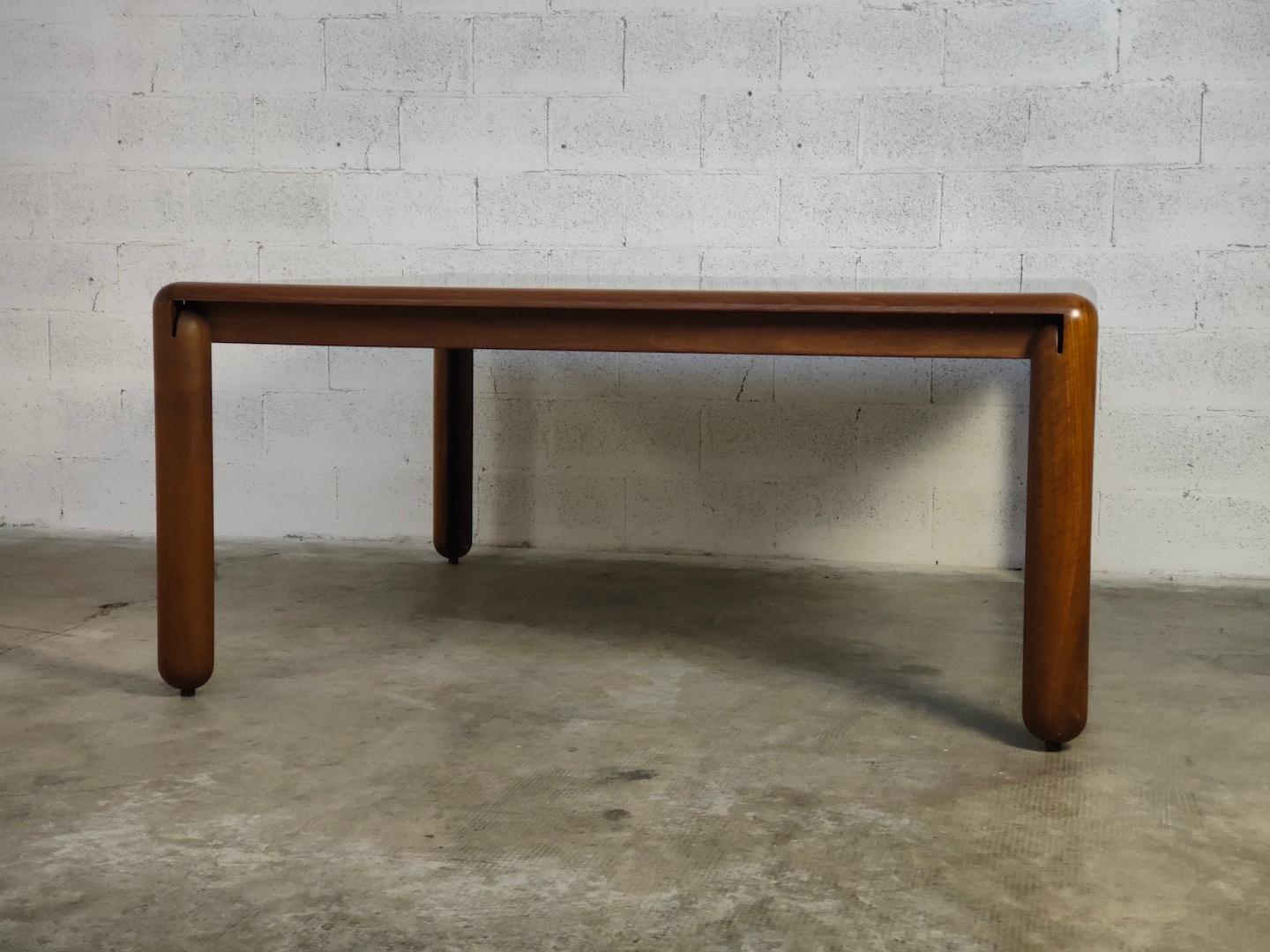 Mid-Century Modern Square Walnut Table Model 781 by Vico Magistretti for Cassina, 60s , 70s For Sale