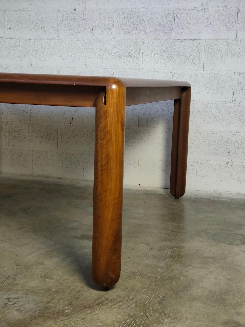 Mid-20th Century Square Walnut Table Model 781 by Vico Magistretti for Cassina, 60s , 70s For Sale