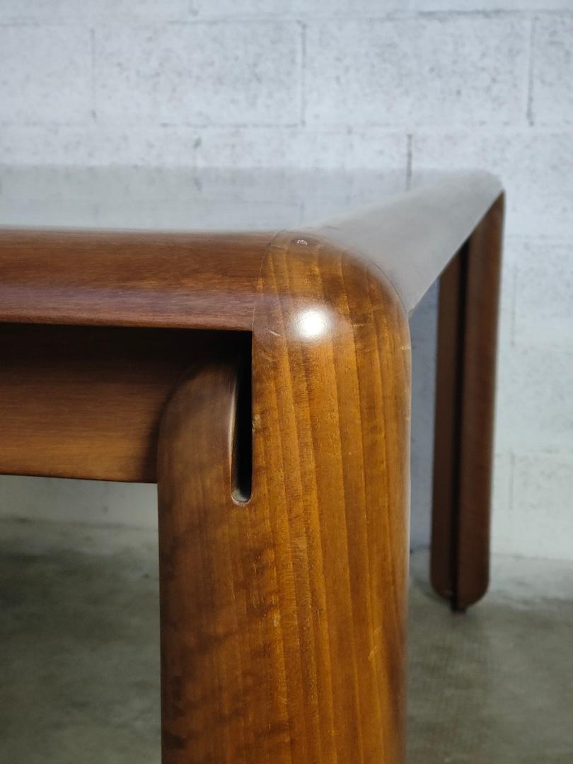 Square Walnut Table Model 781 by Vico Magistretti for Cassina, 60s , 70s For Sale 1