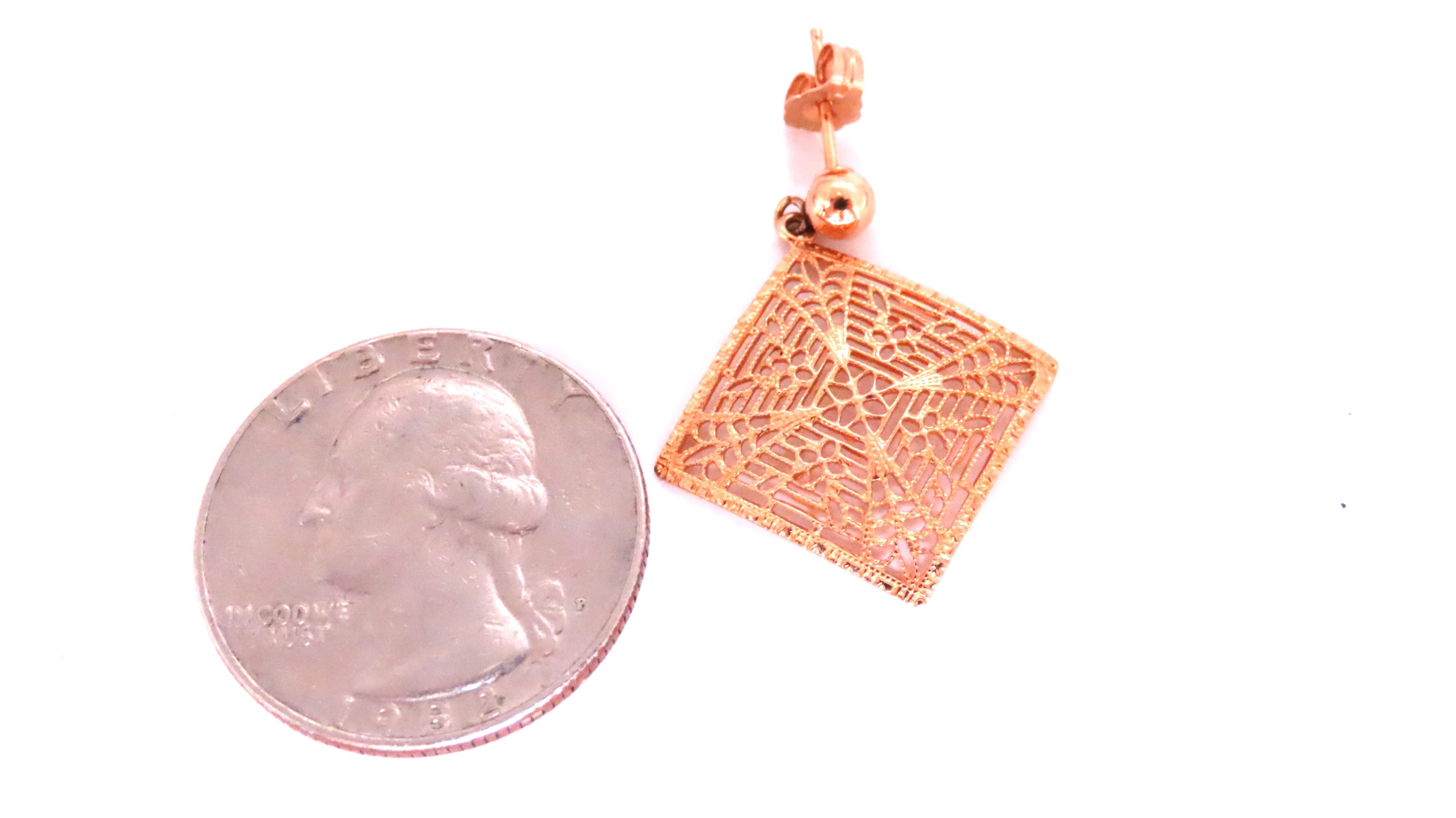 dangle web pattern earrings
square: 22 x 17mm
28mm long 
14kt gold 2.2 grams