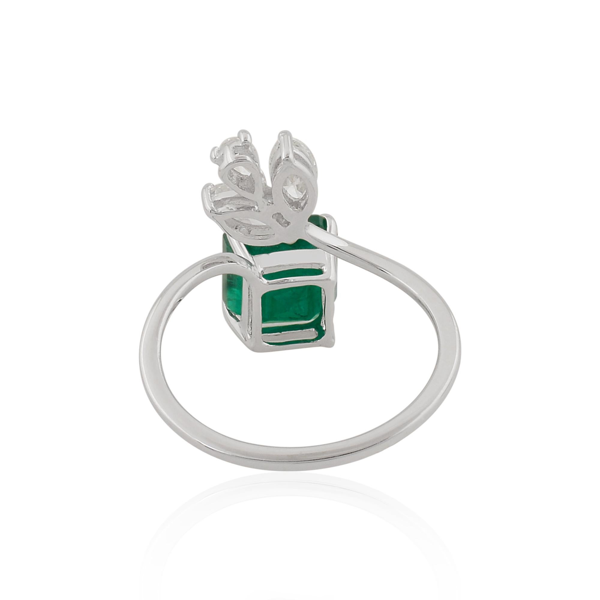 L'anello è una misura 7 e può essere ridimensionato a una misura più grande o più piccola su richiesta. Segui la vetrina di Spectrum Jewels per vedere le ultime collezioni e i pezzi esclusivi. Spectrum Jewels è orgoglioso di essere considerato un