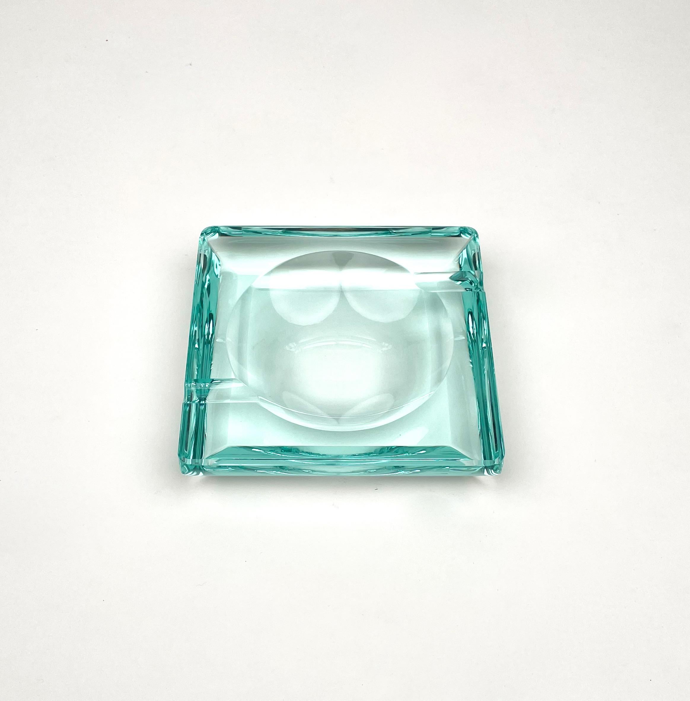 Mid-Century Modern Cendrier carré en cristal vert de Fontana Arte, Italie, années 1960 en vente