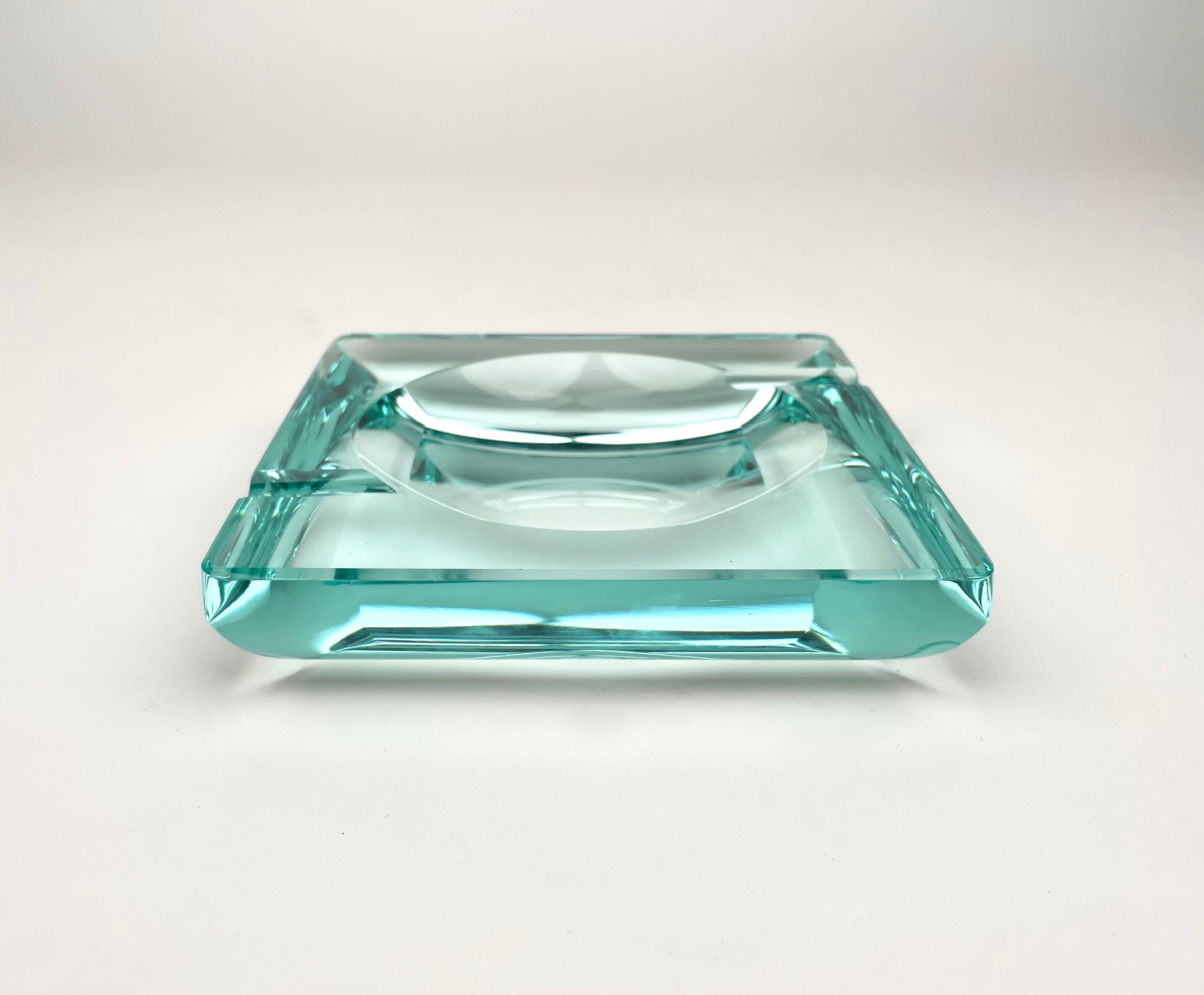 Quadratischer Aschenbecher aus grünem Kristallglas von Fontana Arte, Italien 1960er Jahre (Italienisch) im Angebot