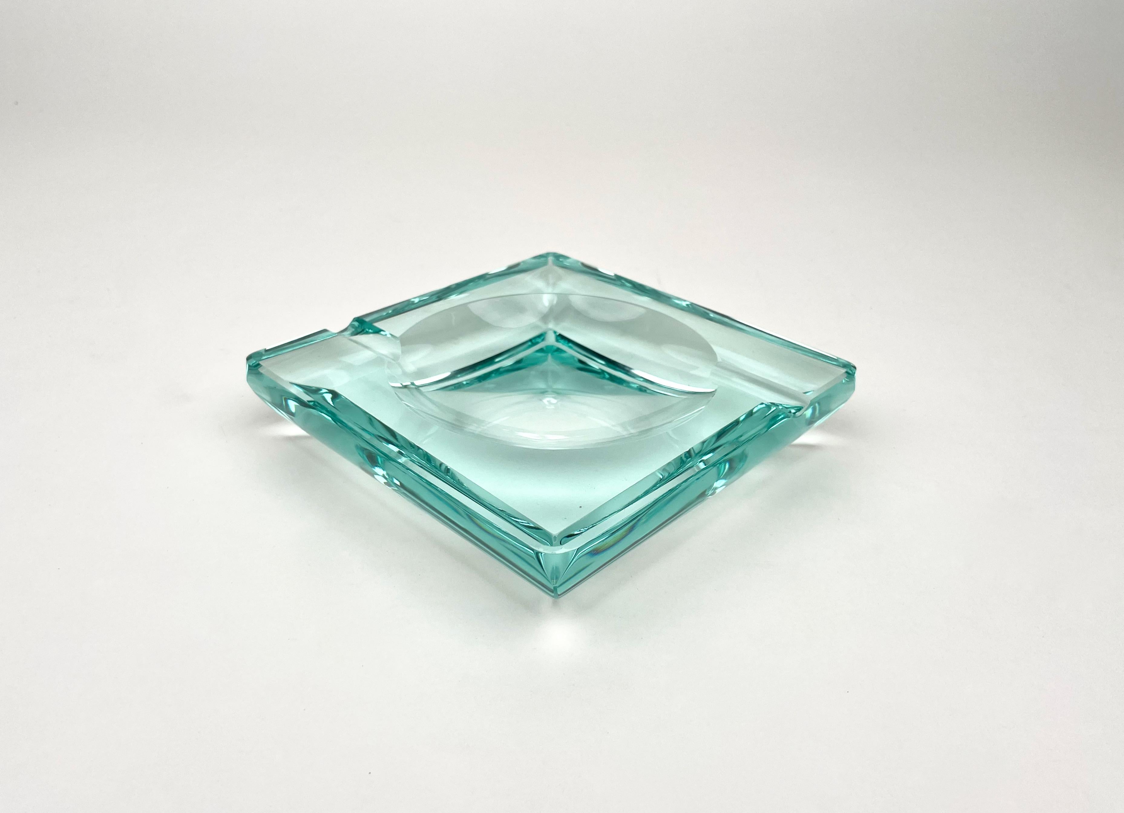 Quadratischer Aschenbecher aus grünem Kristallglas von Fontana Arte, Italien 1960er Jahre im Zustand „Gut“ im Angebot in Rome, IT