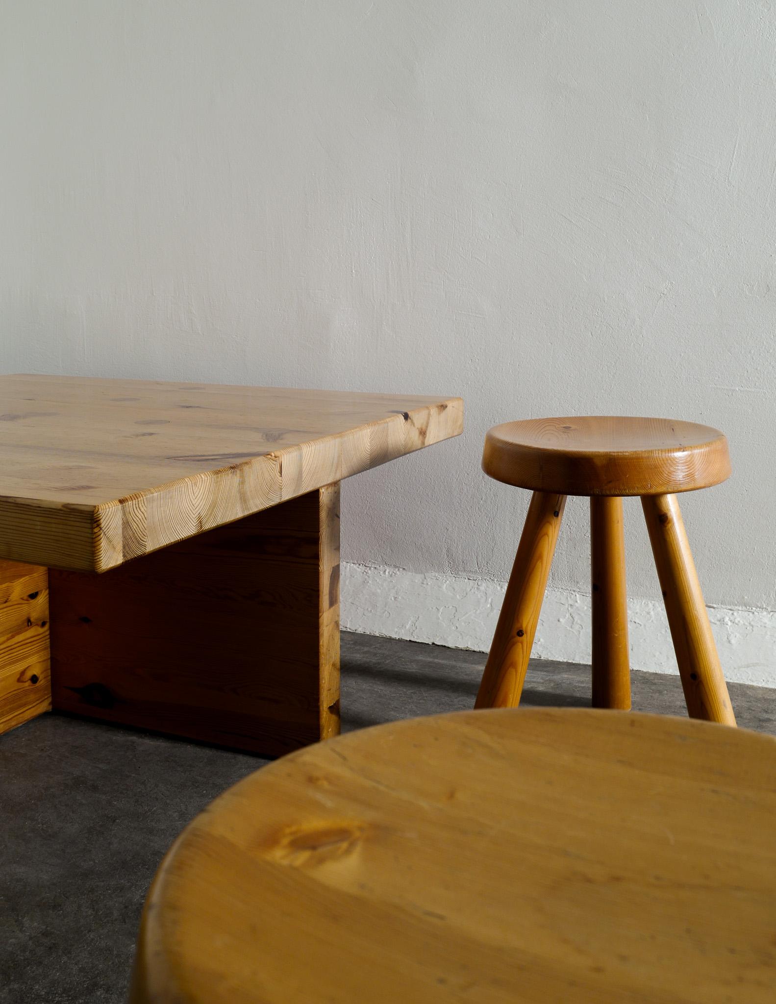 Squared Coffee Sofa Table in Solid Pine by Sven Larsson Produced in Sweden 1970s In Good Condition For Sale In Stockholm, SE