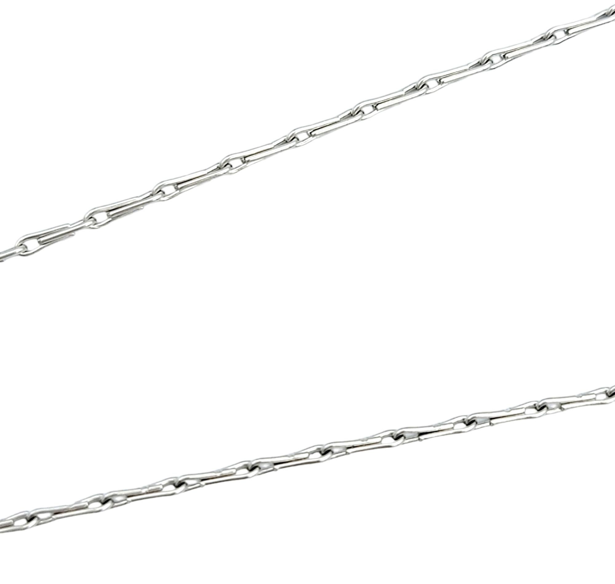 Quadratische Diamant-Halskette mit Halo-Anhänger und Gliederkette aus poliertem Platin im Zustand „Gut“ im Angebot in Scottsdale, AZ