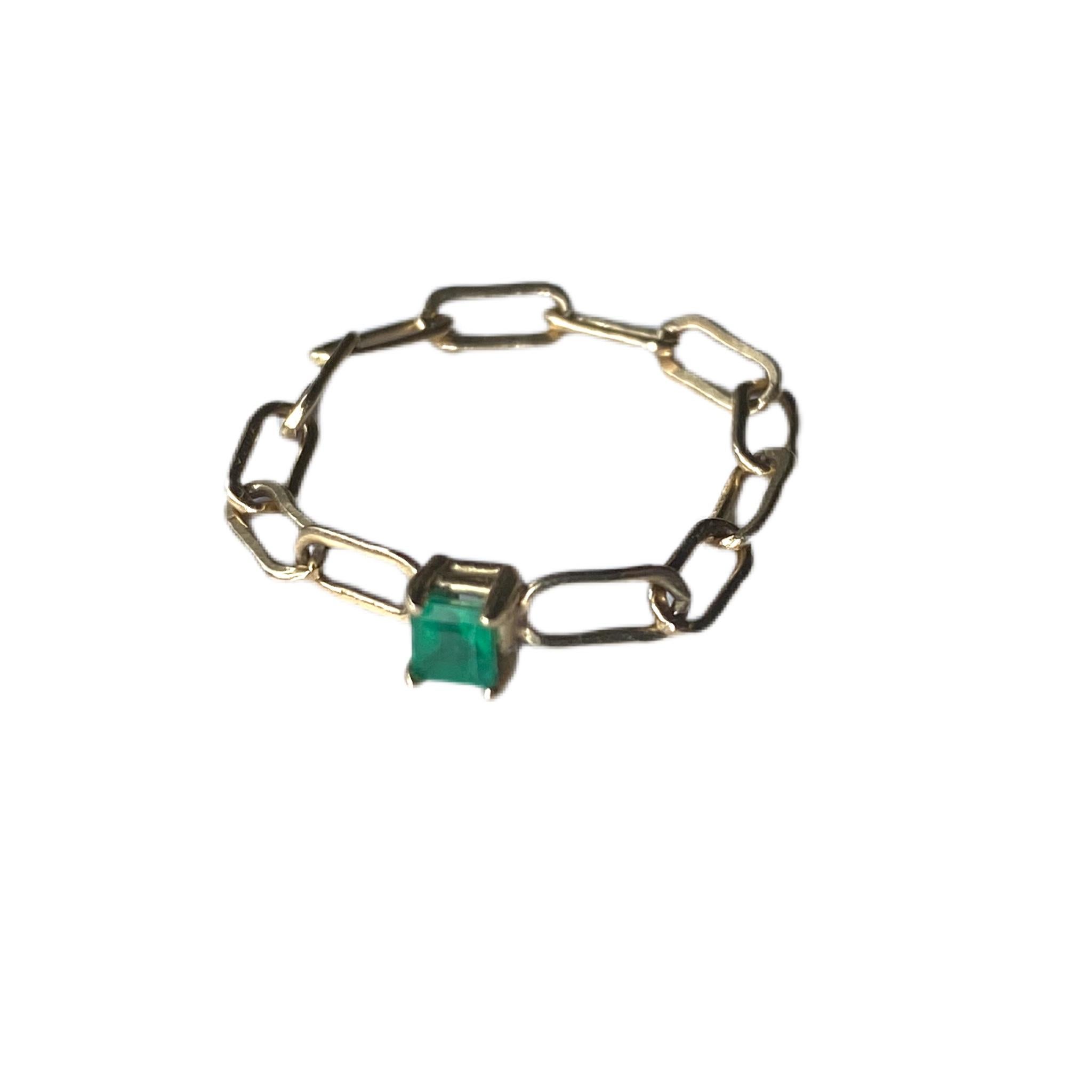 Contemporary Squared Emerald Chain Ring Gold For Sale