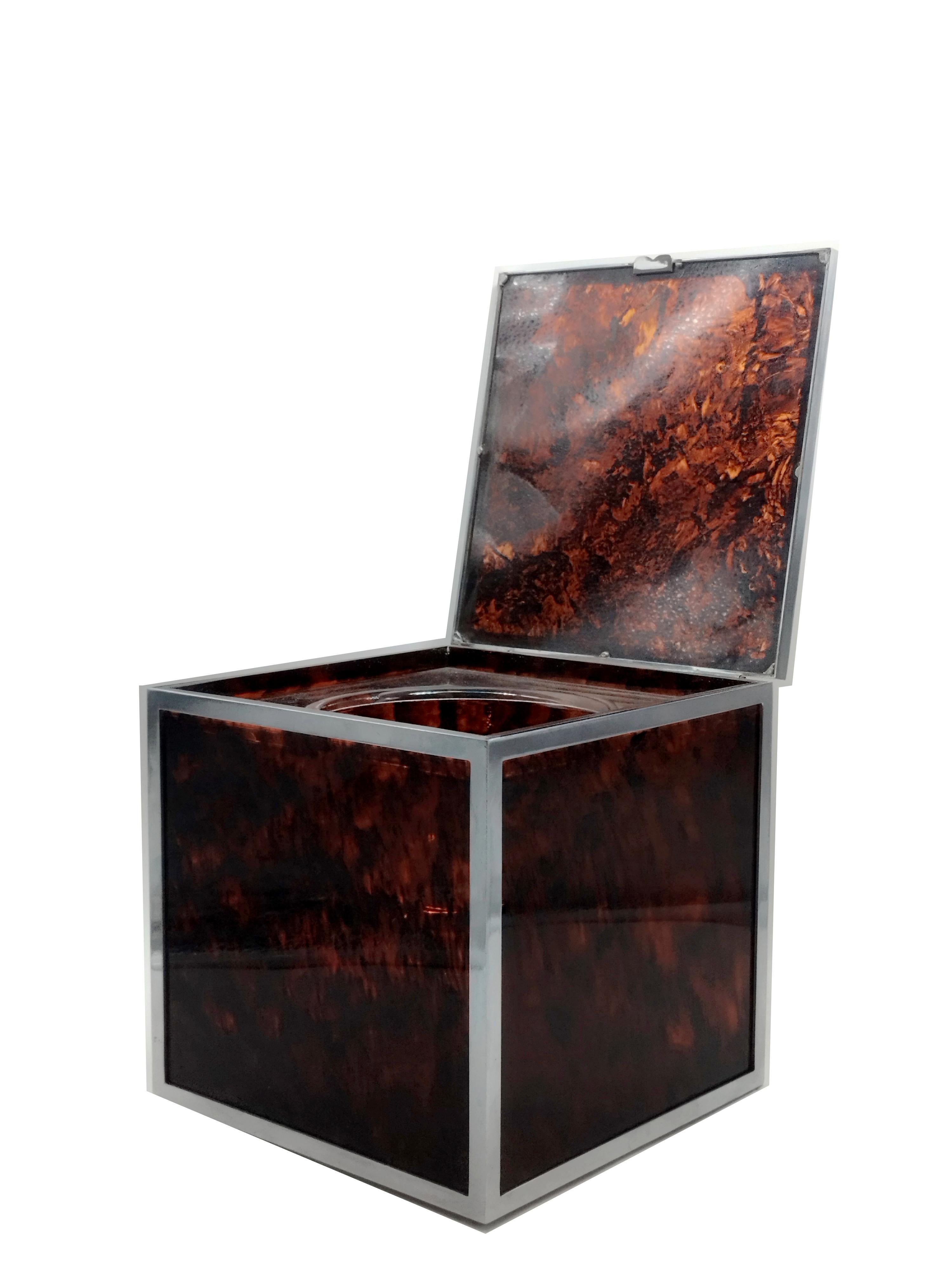 Squared Ice Bucket in Tortoise Shell Effect Lucite and Chrome, Italy, 1970s In Good Condition For Sale In Naples, IT