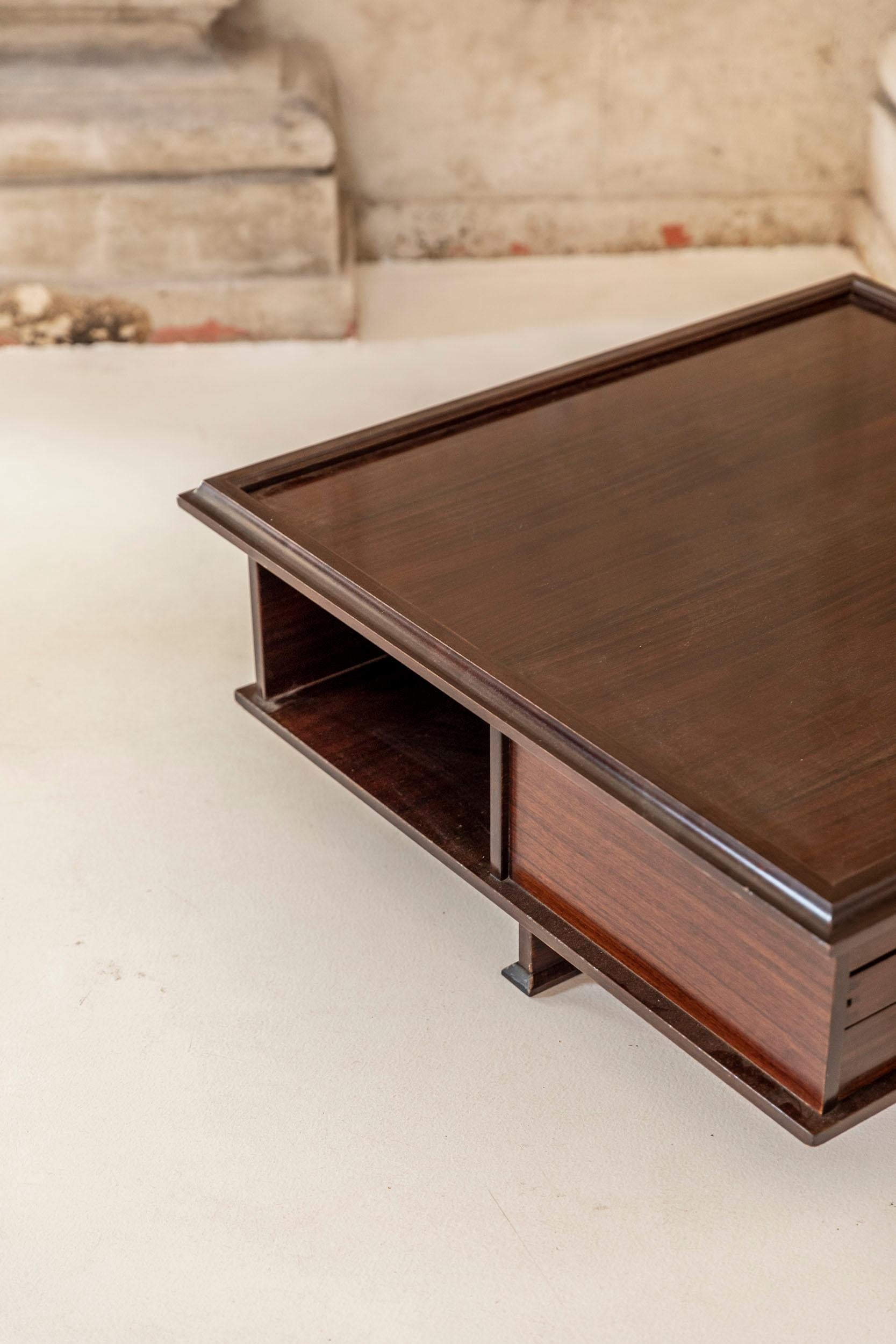 Squared Italian Midcentury Coffee Table For Sale 4
