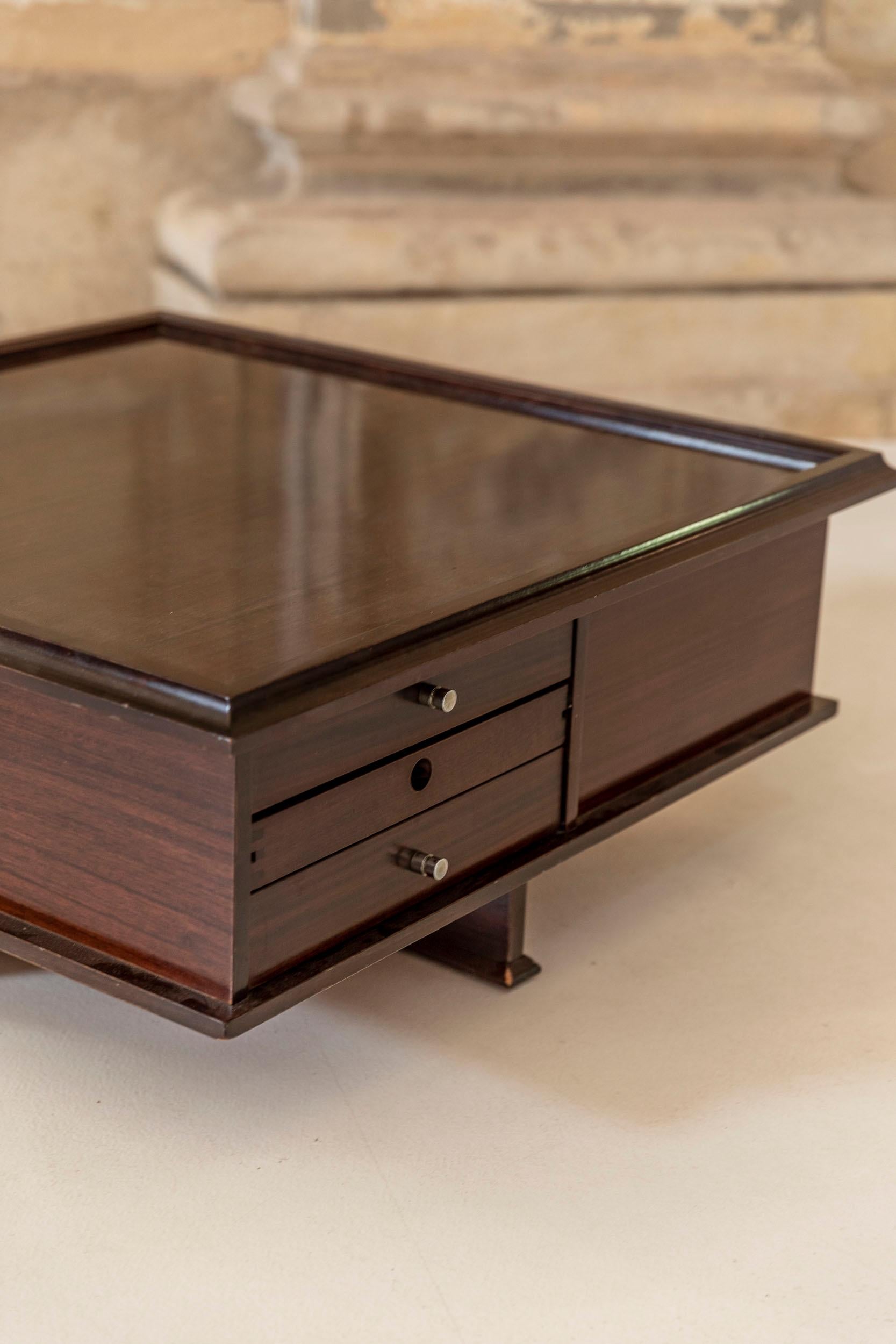 Squared Italian Midcentury Coffee Table For Sale 6