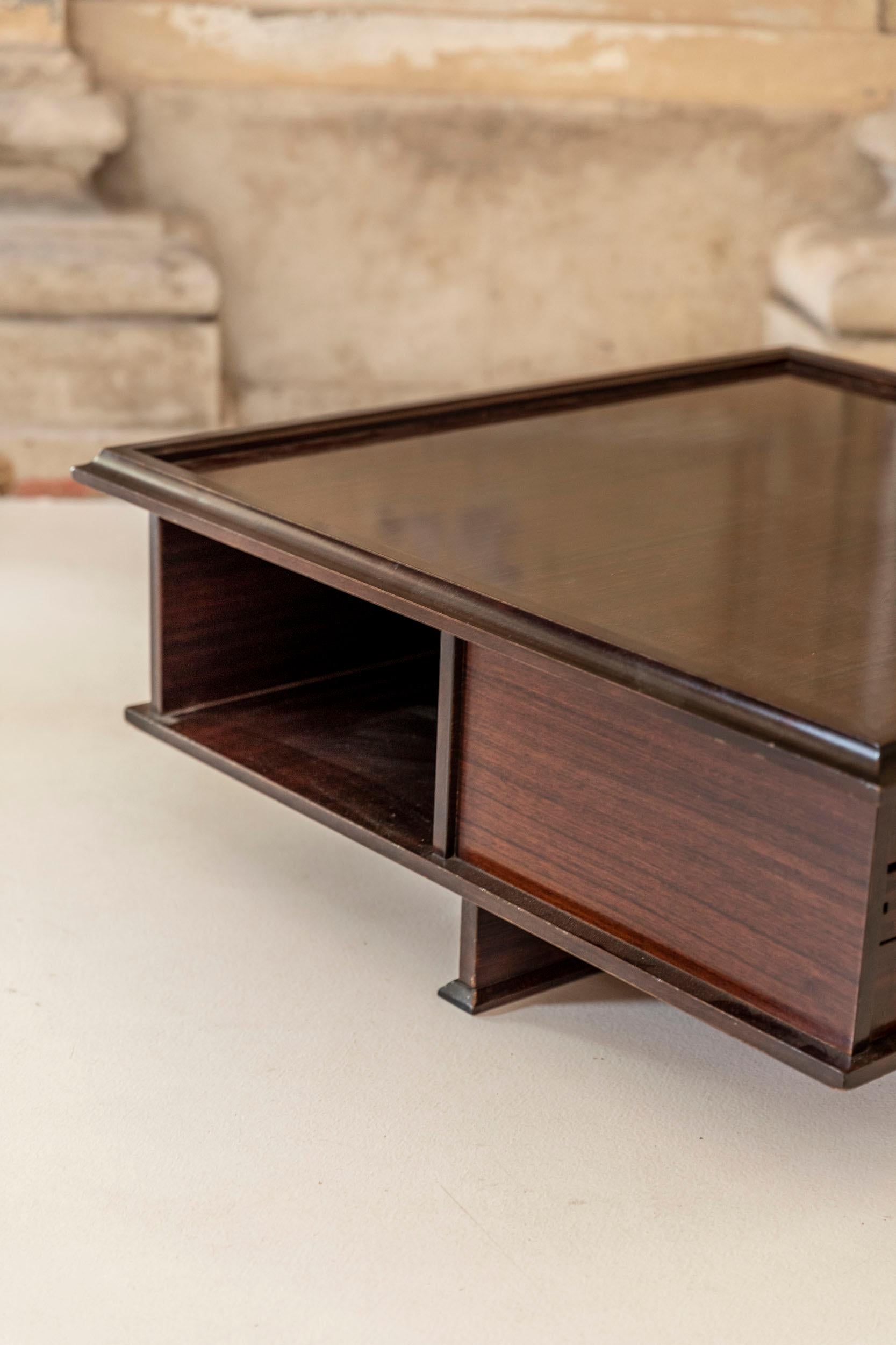Squared Italian Midcentury Coffee Table For Sale 7