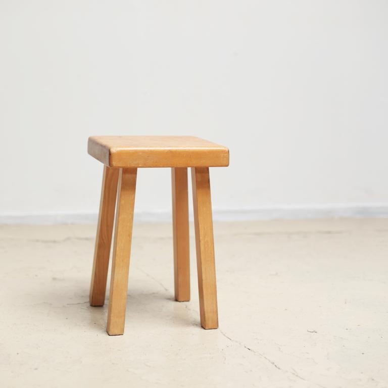 Squared Stool for Les Arcs by Charlotte Perriand (Moderne der Mitte des Jahrhunderts)