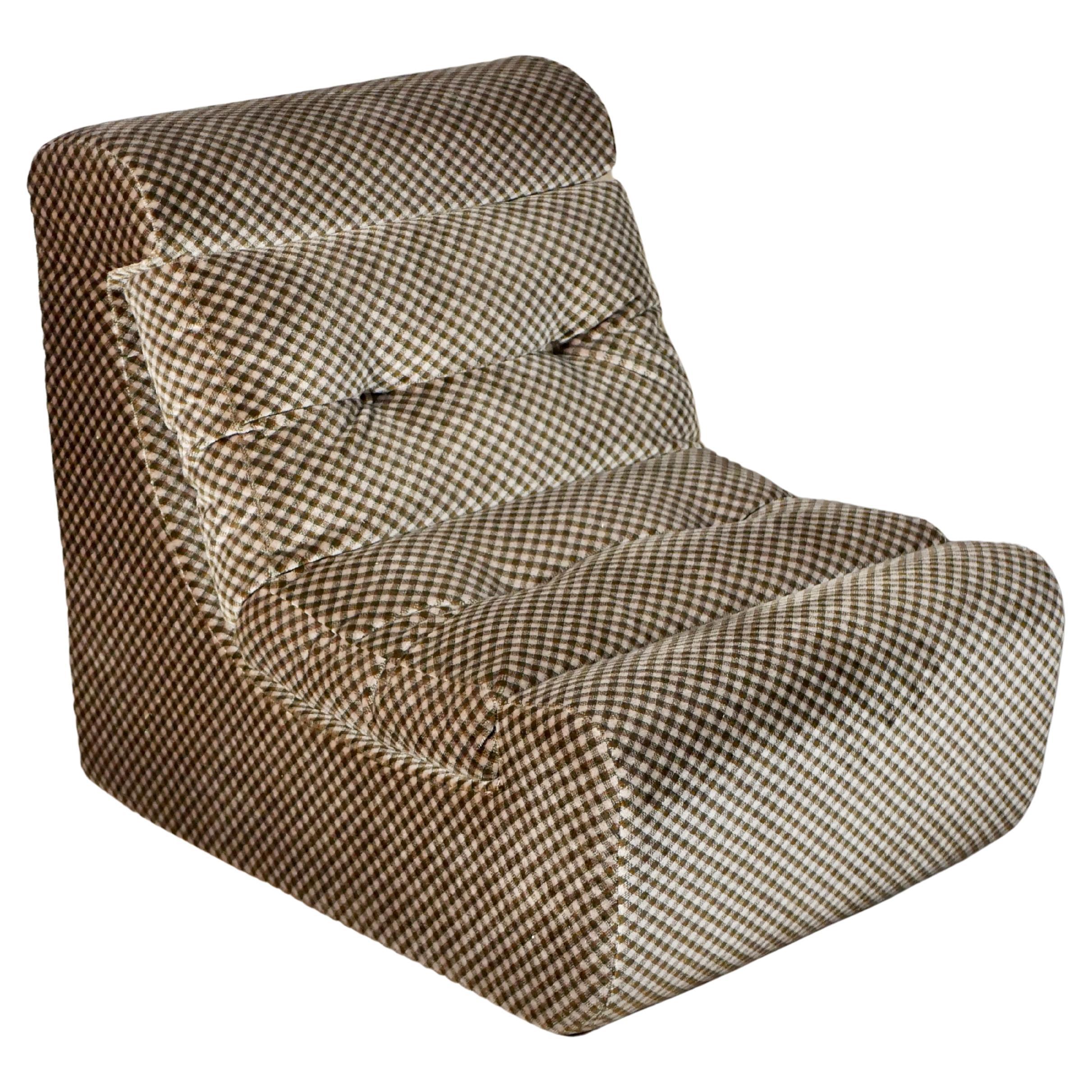 Squared velvet armchair from France, 1970s For Sale