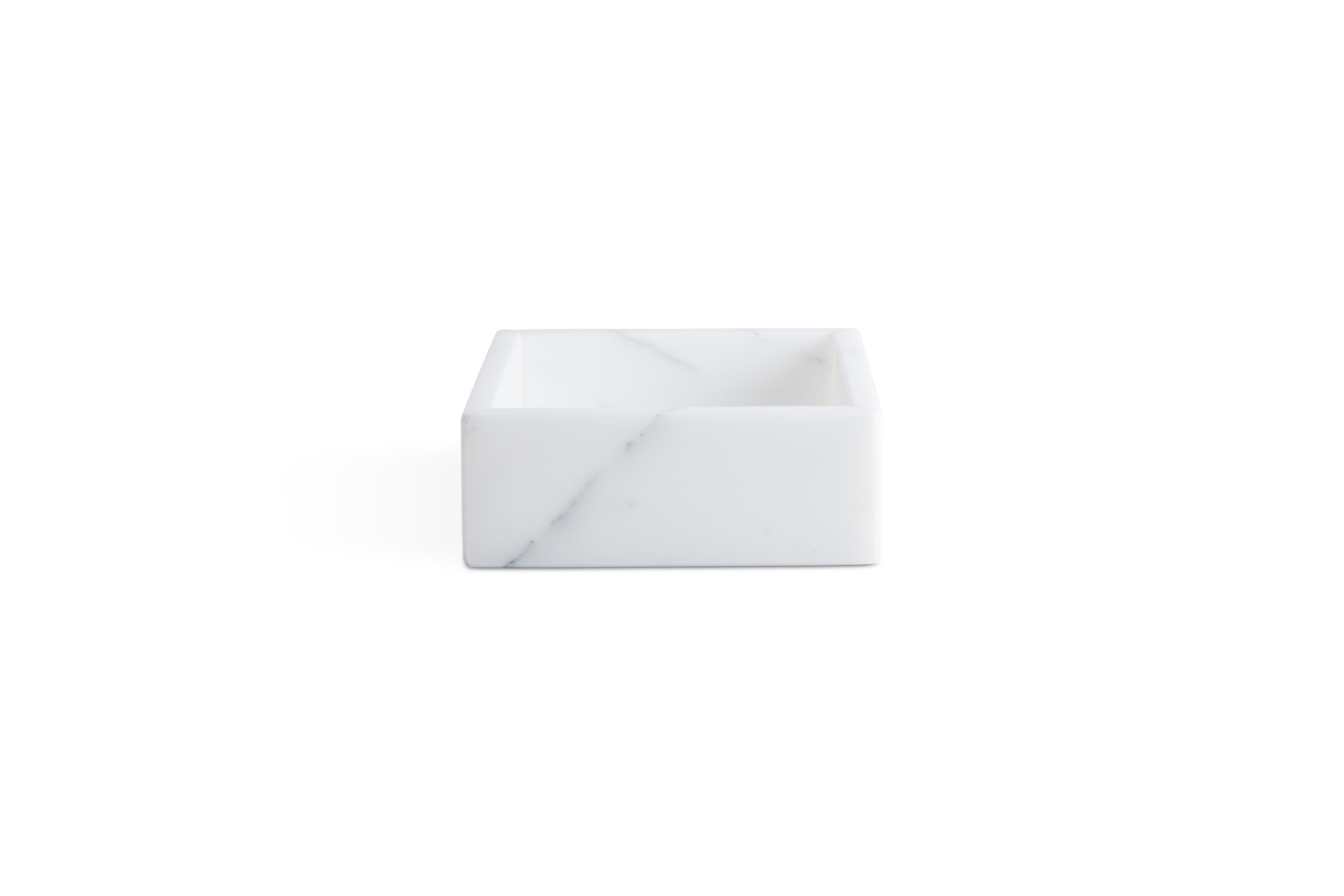 Hand-Crafted Handmade Squared White Carrara Marble Cotton Box For Sale