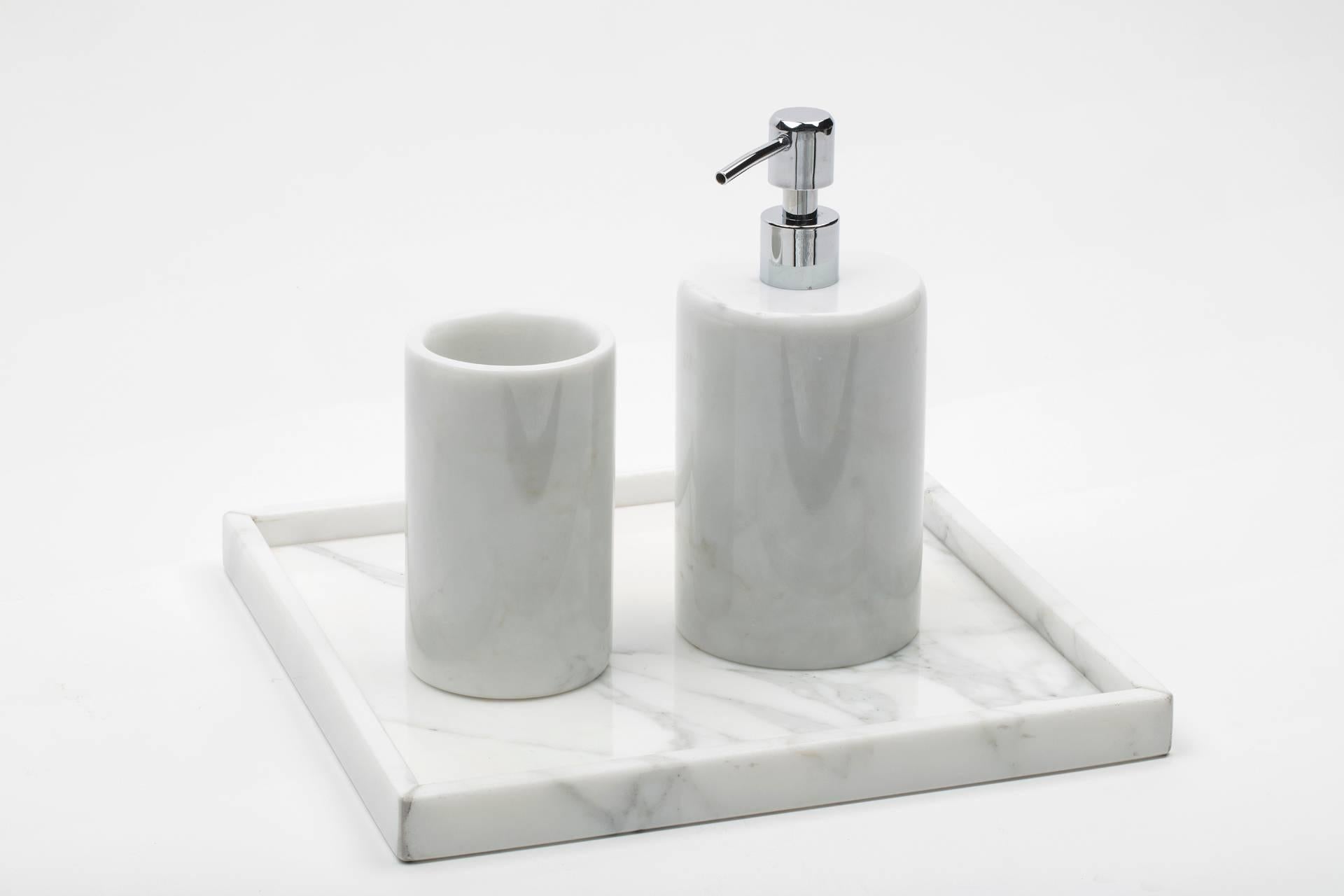Squared white Carrara marble tray, ideal for spa, in the bathroom but also as a table centrepiece or in the entrance as a dresser valet. Each piece is in a way unique (every marble block is different in veins and shades) and handmade by Italian