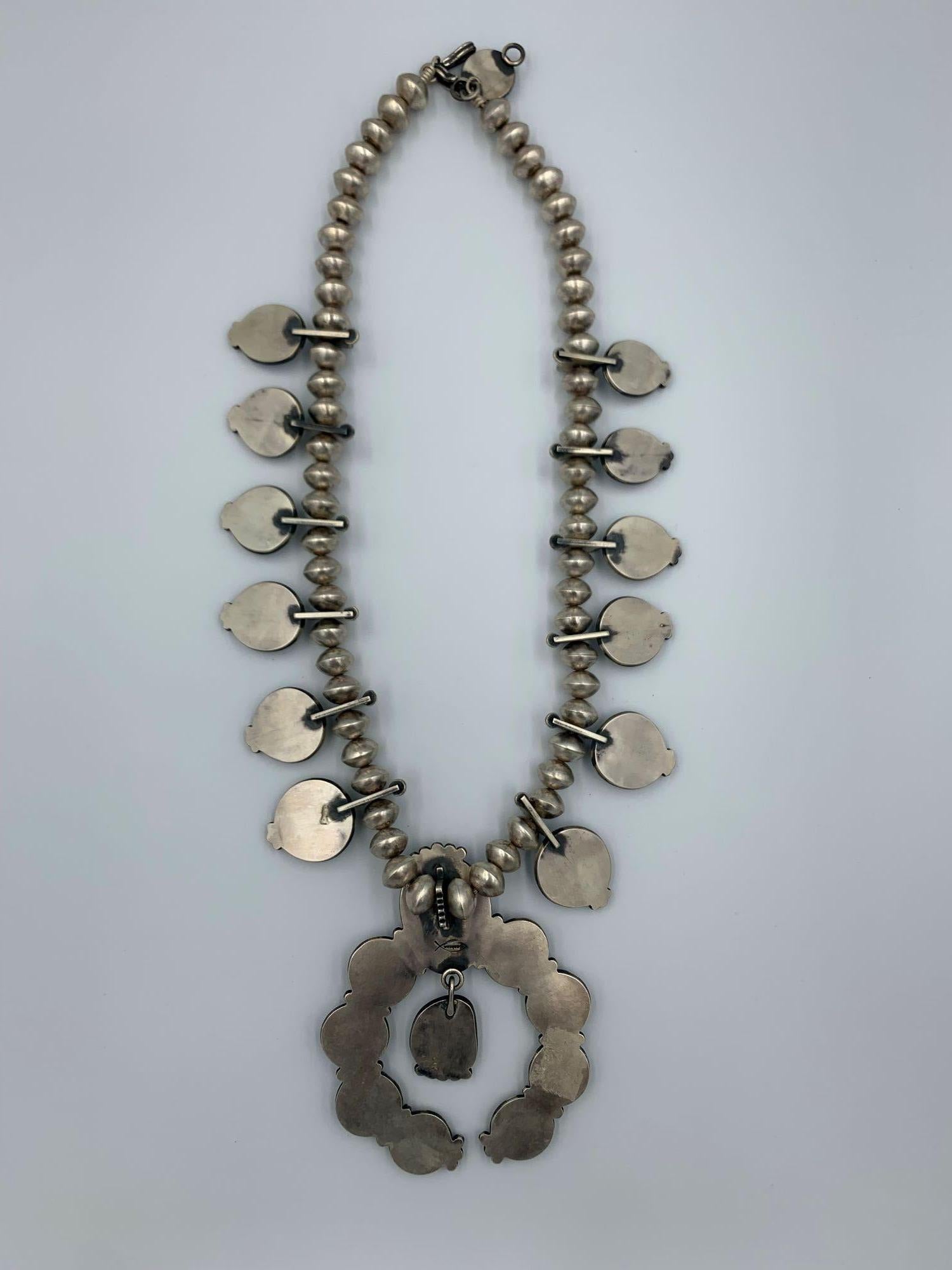 Squash Blossom Halskette Ohrringe Set von Navajo Silberschmiede Tommy Jackson im Angebot 7