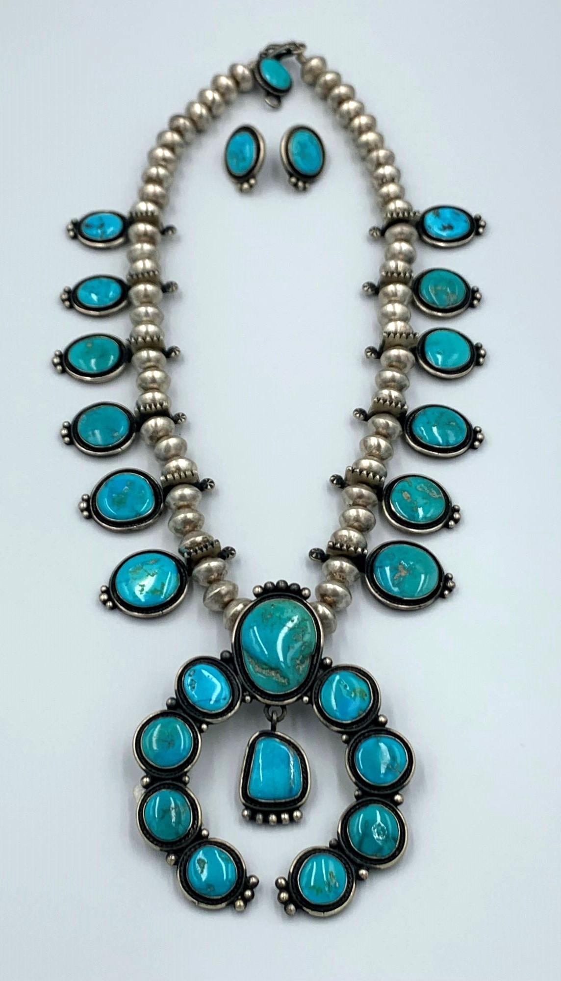 Squash Blossom Necklace Earrings Set by Navajo Silversmith Tommy Jackson In New Condition For Sale In Scottsdale, AZ
