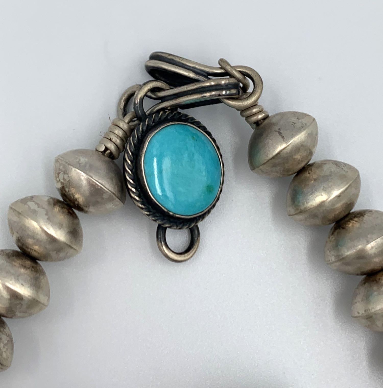 Squash Blossom Halskette Ohrringe Set von Navajo Silberschmiede Tommy Jackson im Angebot 4