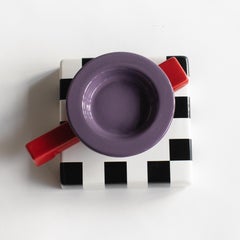 Cenicero de color violeta de edición limitada Squash Maria Sanchez para Memphis Milano