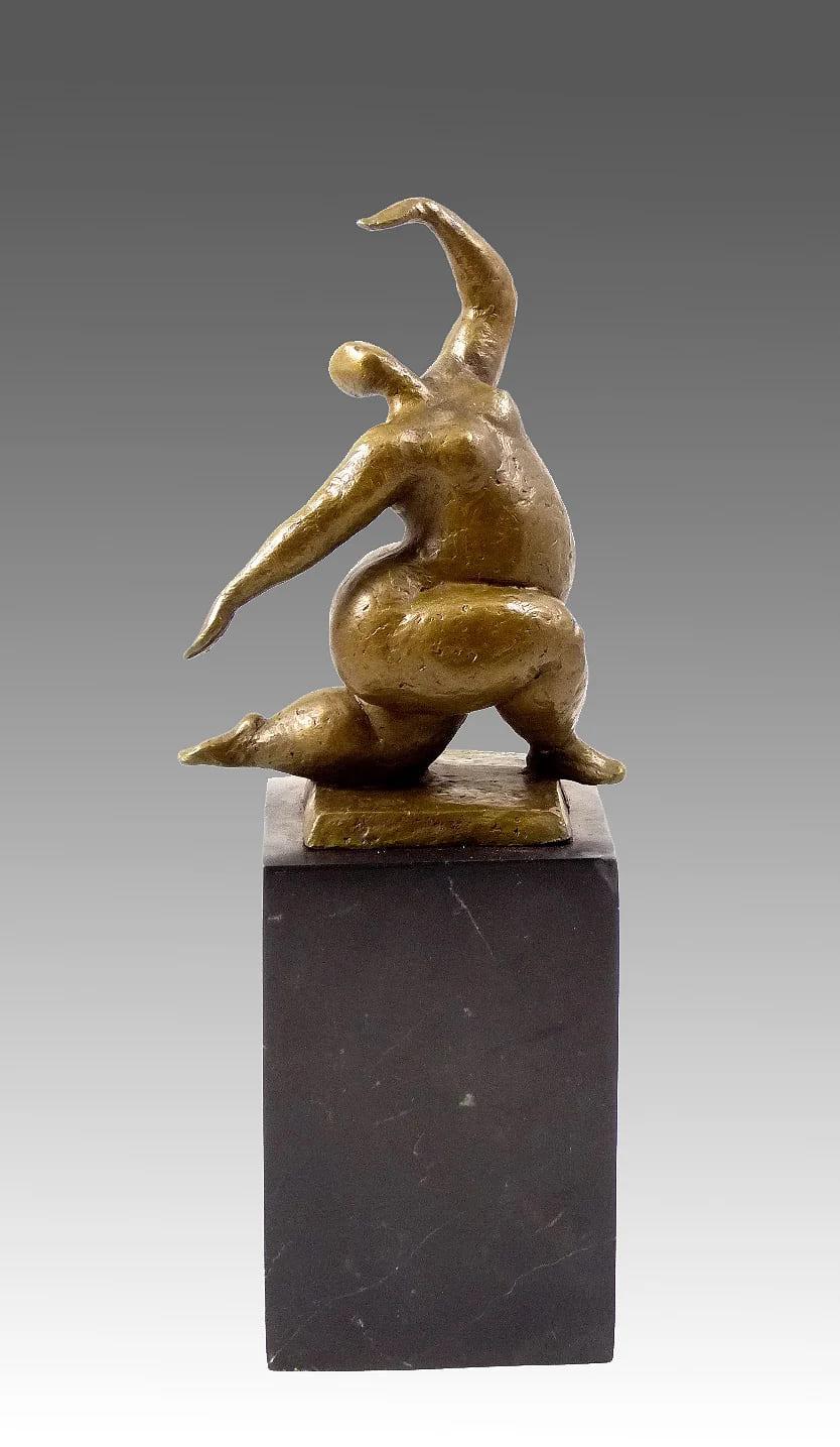 Moderno Danzatrice nuda accovacciata - Scultura in bronzo contemporanea, equilibrio e sensualità - in vendita