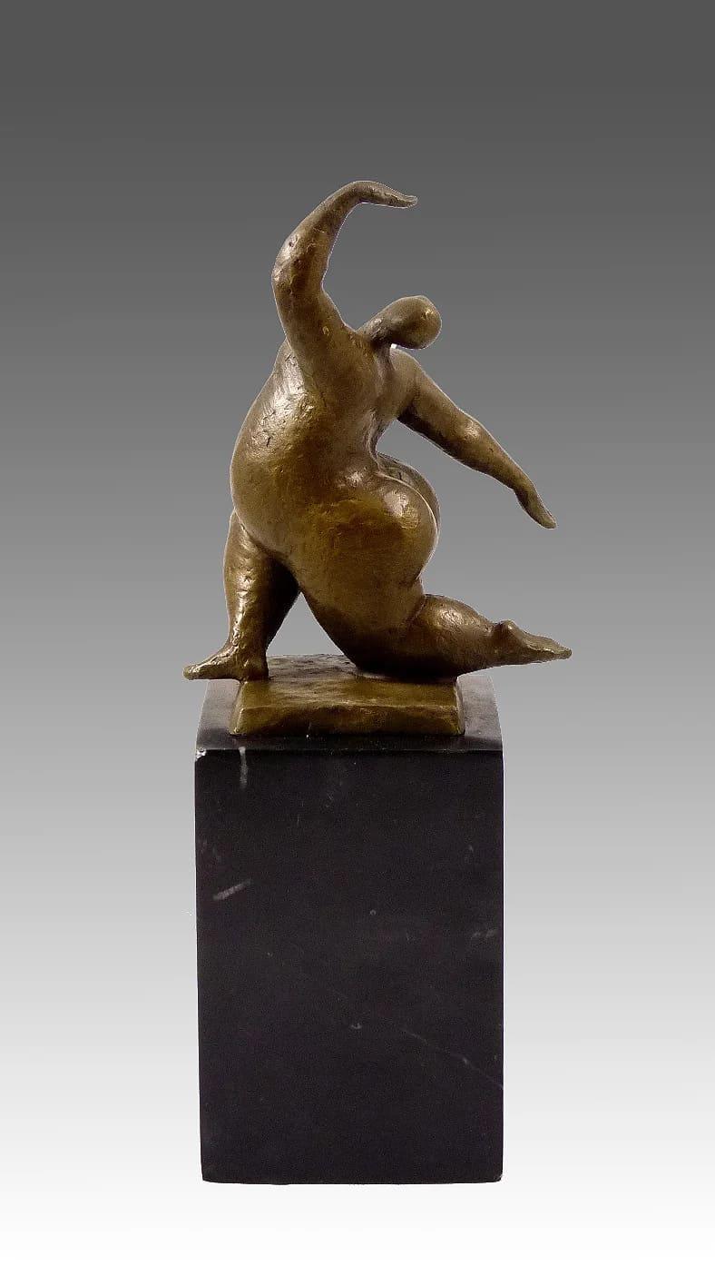 XX secolo Danzatrice nuda accovacciata - Scultura in bronzo contemporanea, equilibrio e sensualità - in vendita