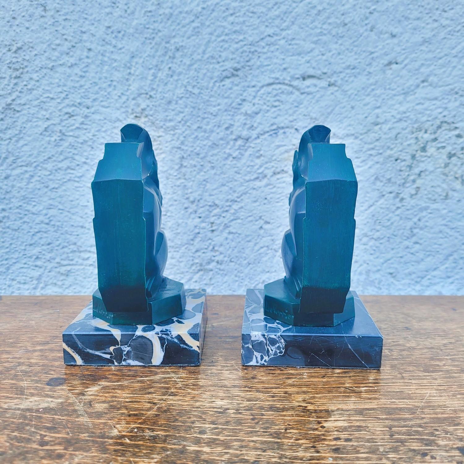Dipinto a mano Squirrel Bookends, Max Le Verrier, Art Deco, 20th Century in vendita
