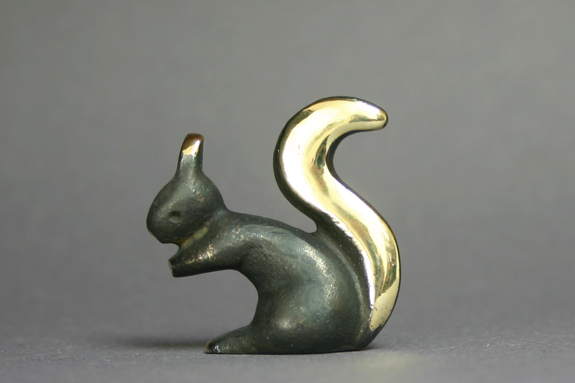 Ardilla Walter Bosse figuritas latón patinado nuevo Viena Austria TALISMAN Moderno de mediados de siglo en venta