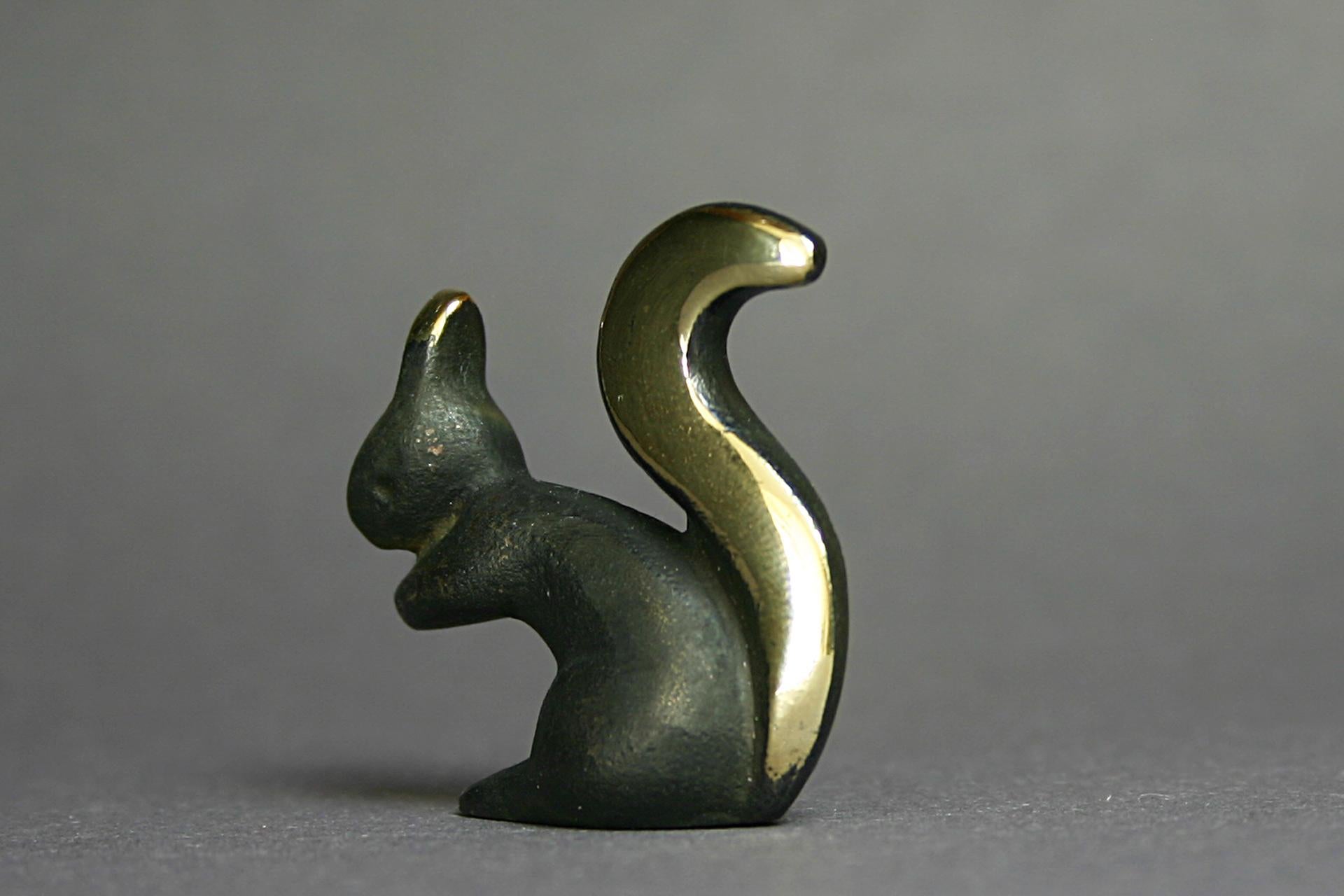 Ardilla Walter Bosse figuritas latón patinado nuevo Viena Austria TALISMAN Austríaco en venta