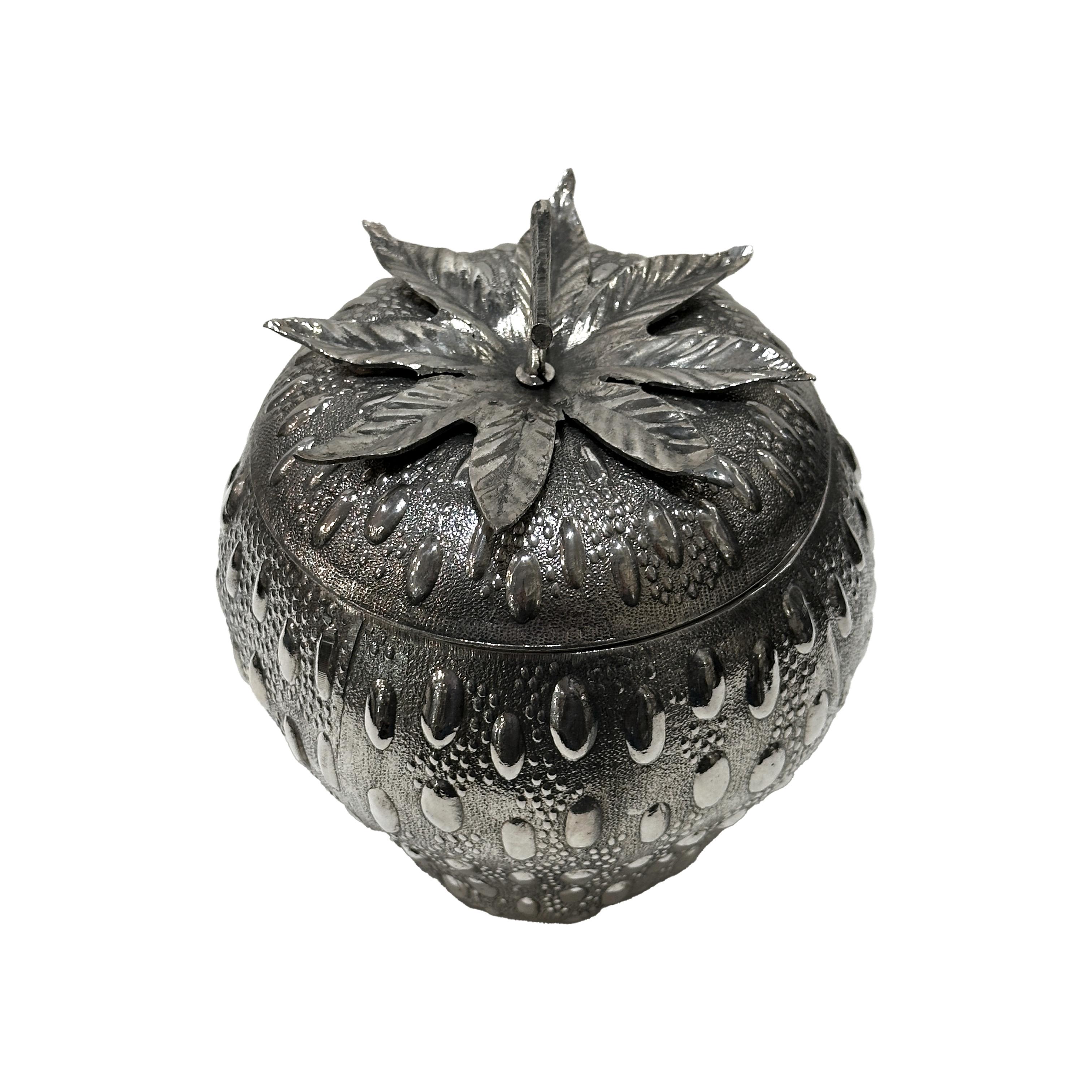 Srawberry ice bucket by Mauro Manetti Firenze circa 1960-70 In Good Condition In Paris, FR