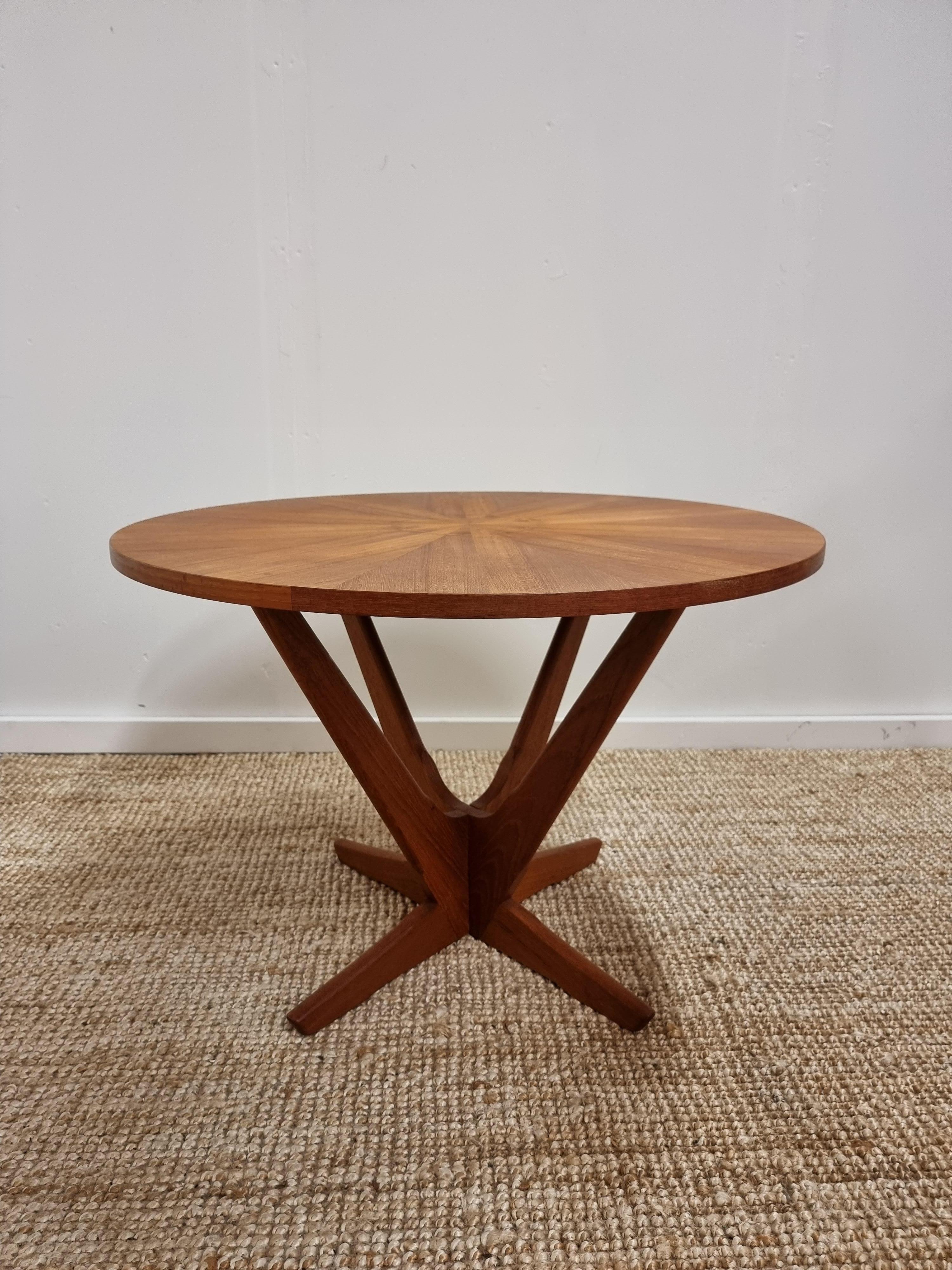 jensen round dining table