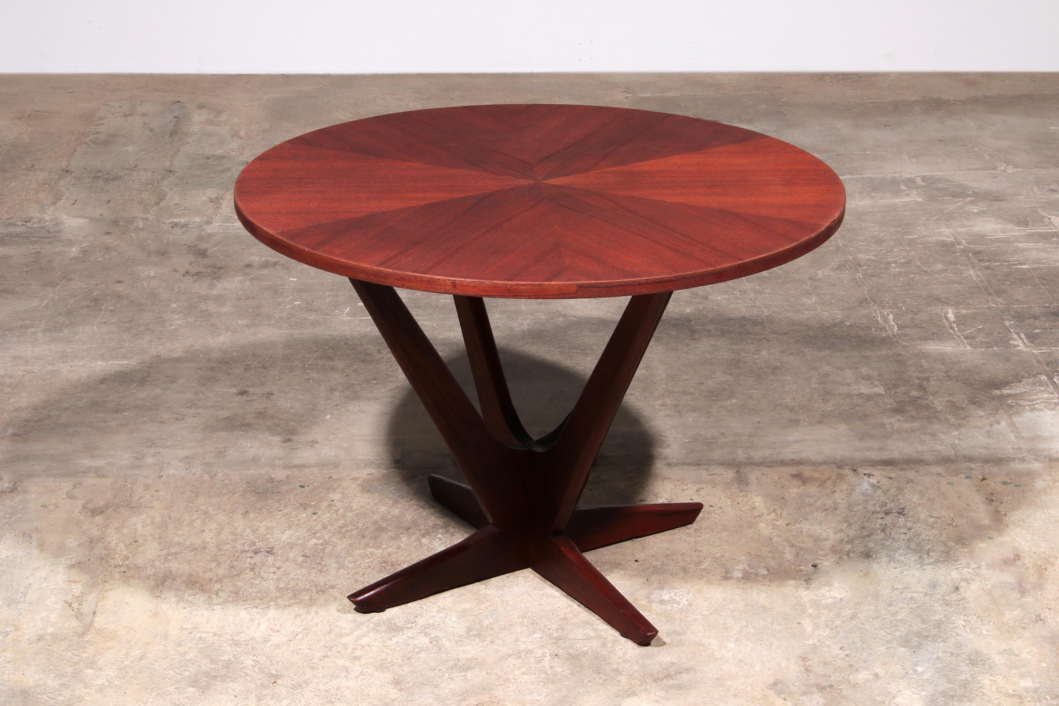 Søren Georg Jensen Kubus Radialer Couchtisch aus Teakholz, Dänemark, 1960er Jahre (Skandinavische Moderne) im Angebot