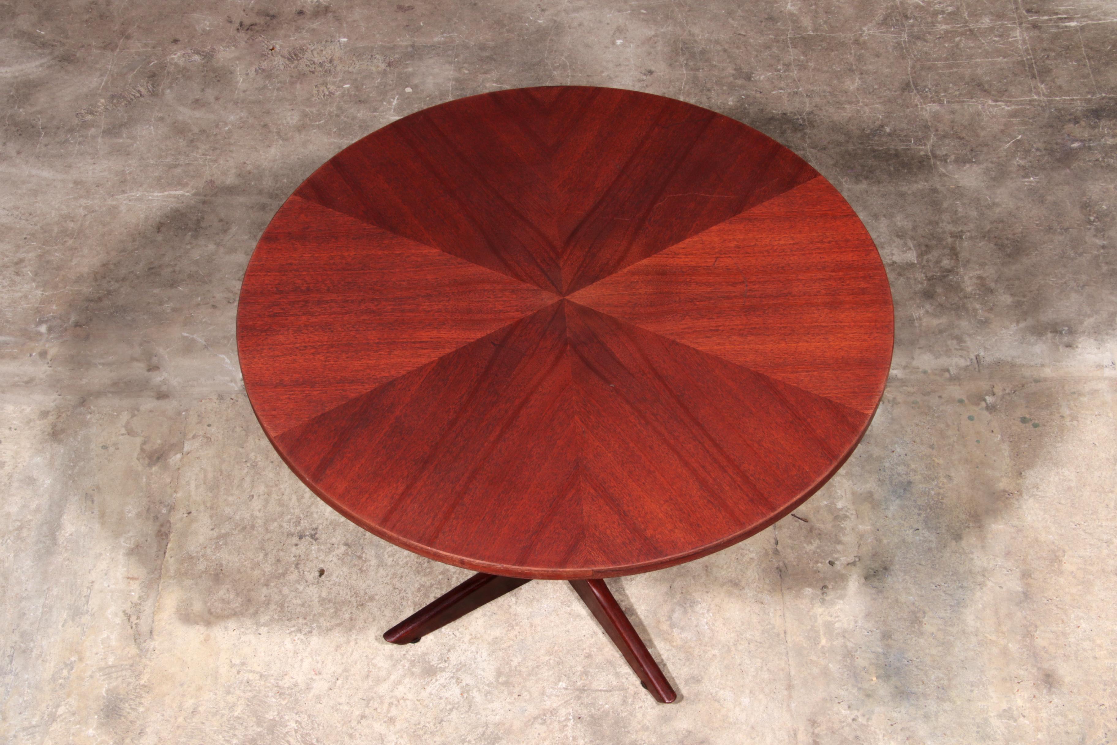 Søren Georg Jensen Kubus Radialer Couchtisch aus Teakholz, Dänemark, 1960er Jahre (Dänisch) im Angebot