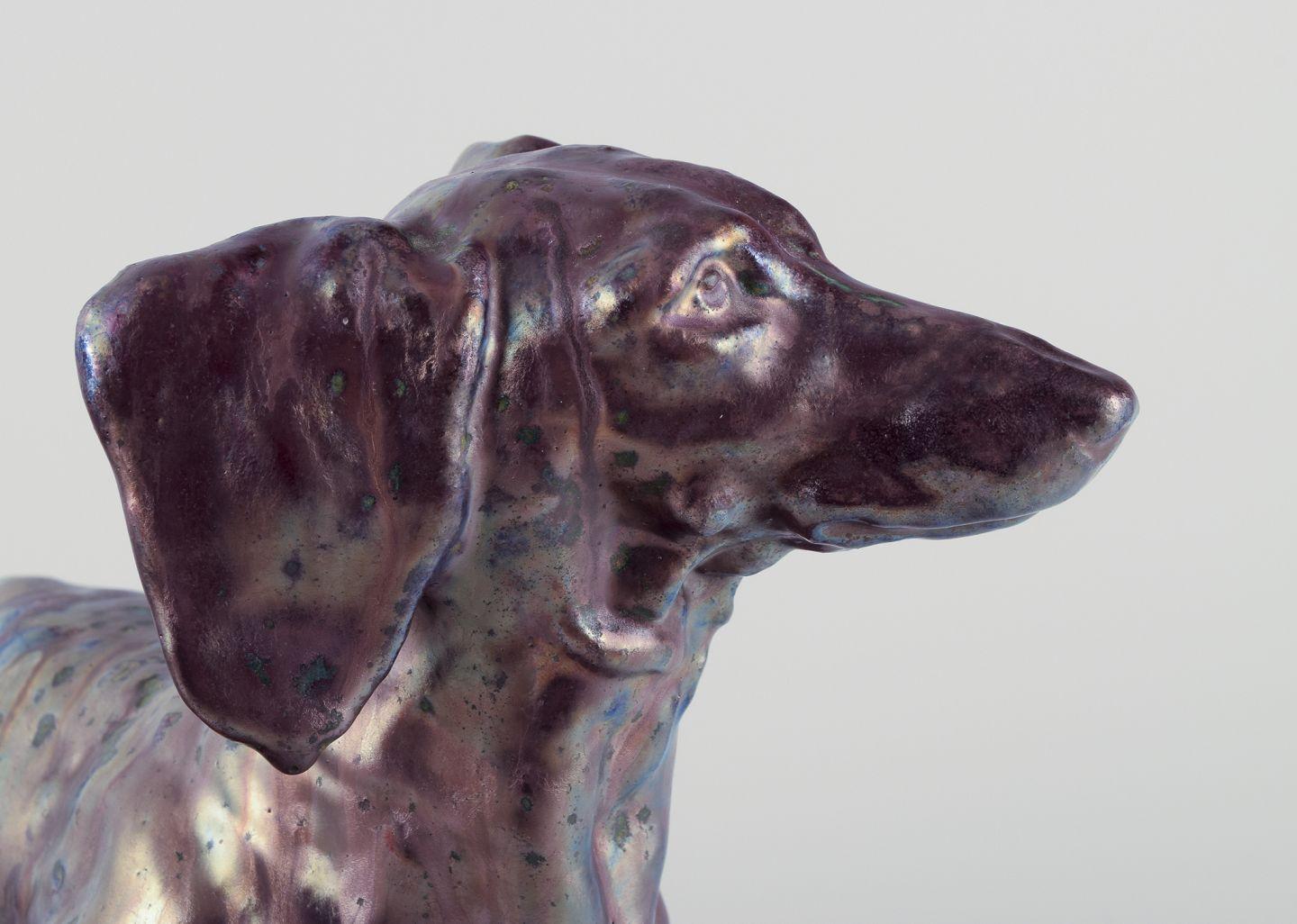 Søren Kongstrand (1872-1951), Danish ceramicist. Large sculpture of a dachshund. In Excellent Condition For Sale In København, Copenhagen