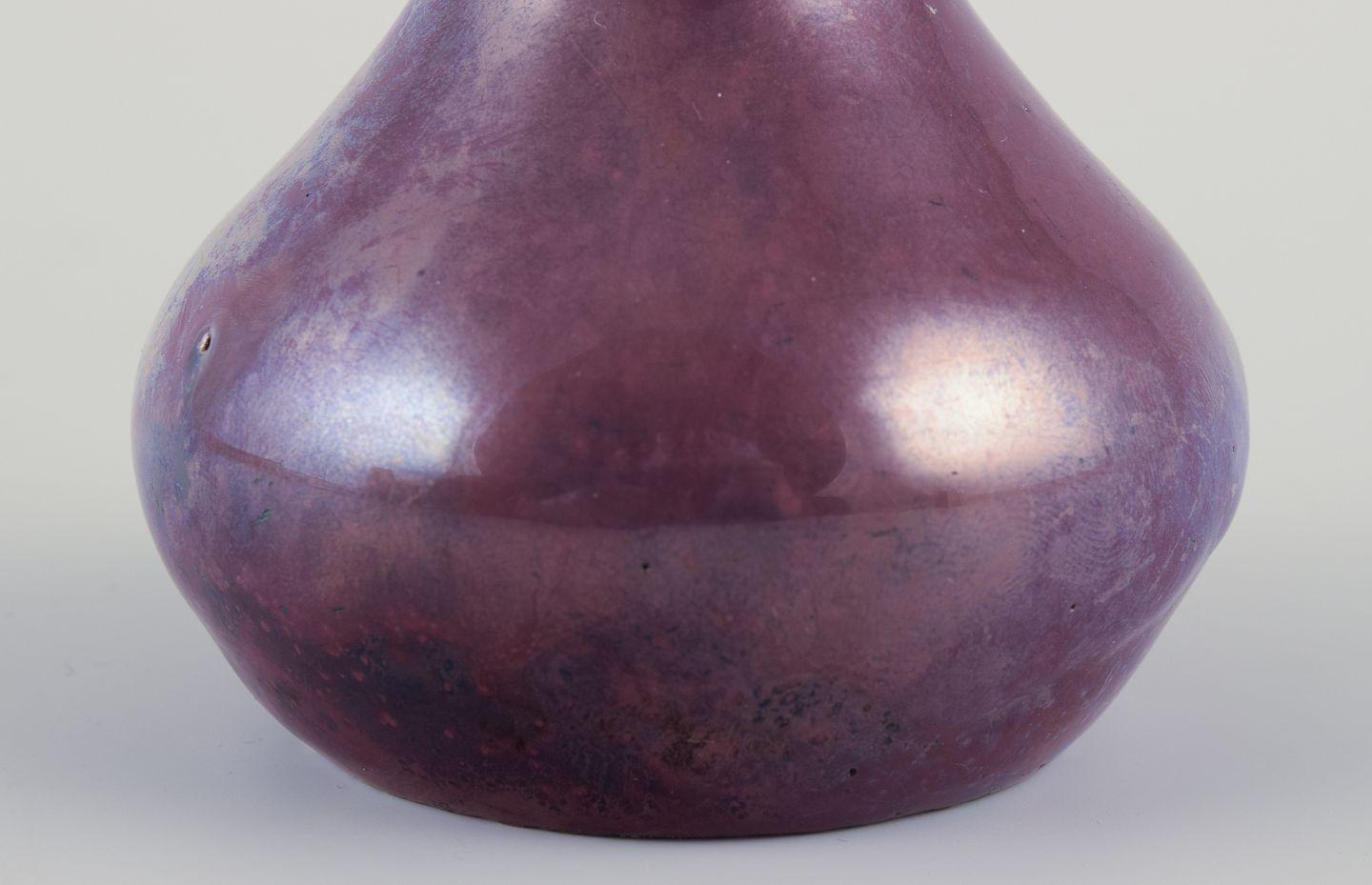 Søren Kongstrand (1872-1951) Ceramista danés. Jarrón pequeño con esmalte brillante Glaseado en venta