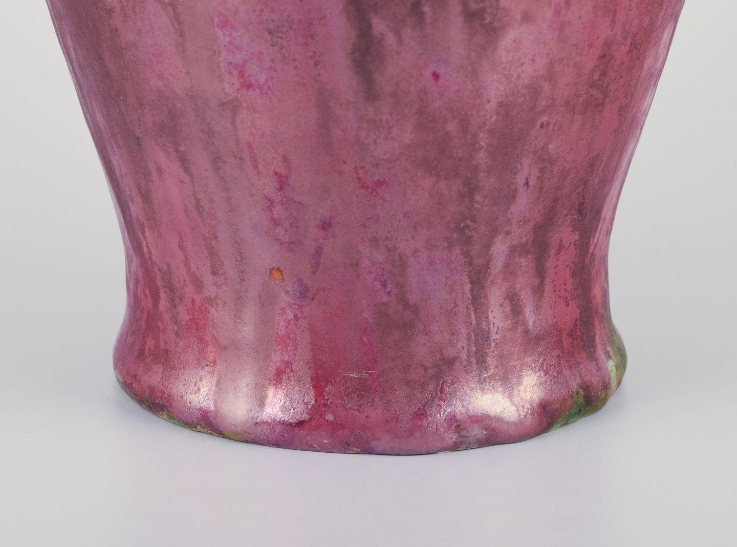 Søren Kongstrand (1872-1951) Ceramista danés. Jarrón con esmalte mate y brillante. Glaseado en venta