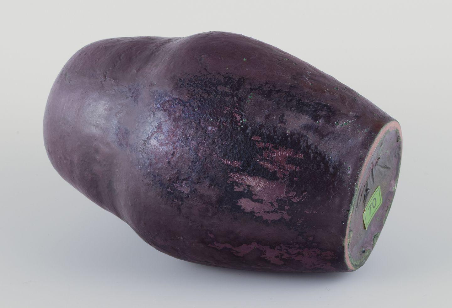 Smaltato Søren Kongstrand, ceramista danese. Vaso in ceramica con smalto parzialmente opaco. Ca 1920 in vendita