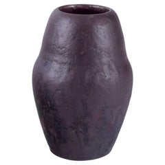 Søren Kongstrand, ceramista danés. Jarrón de cerámica con vidriado parcialmente mate. Ca 1920