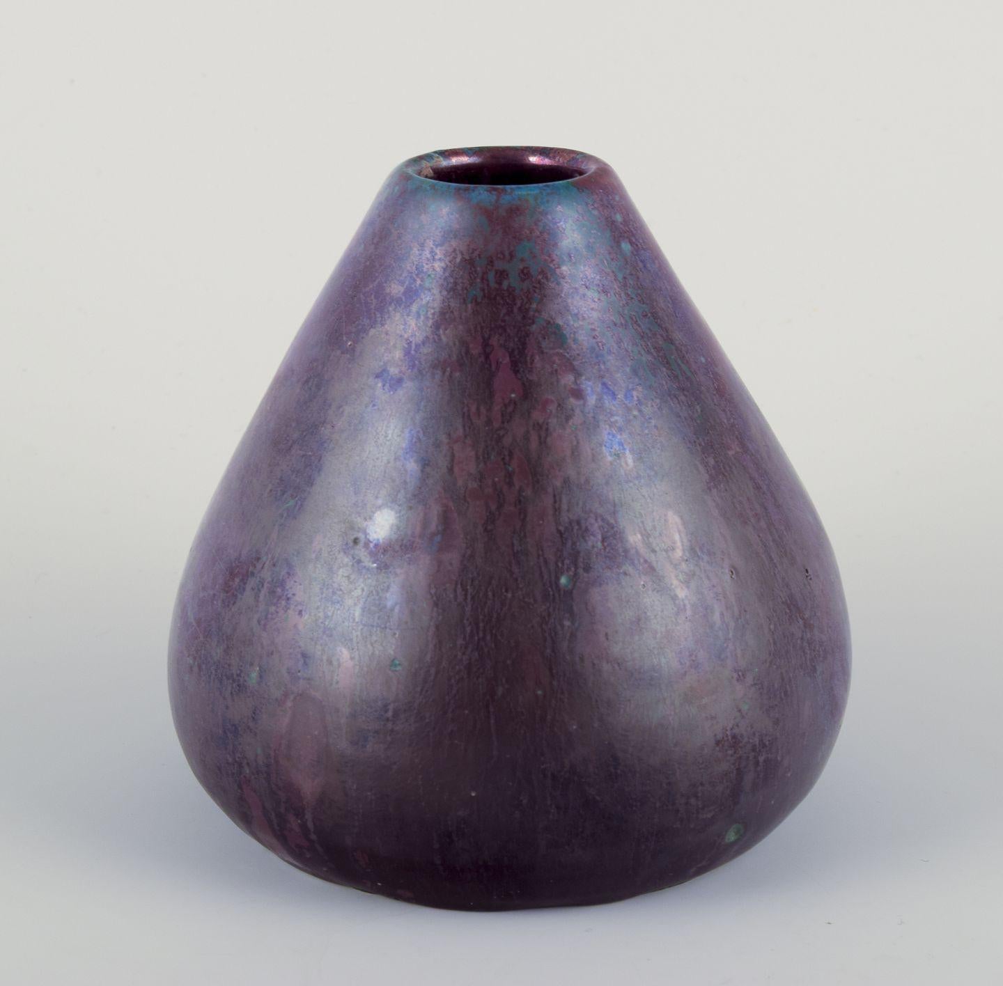 Pre-owned goods are exempt from import duties for U.S. customers. 
Therefore, no import tariffs will be applicable to your purchase.

Søren Kongstrand (1872-1951), Danish ceramicist.
Unique vase with shiny glaze. 
Hand-glazed.
Circa 1920.
Perfect