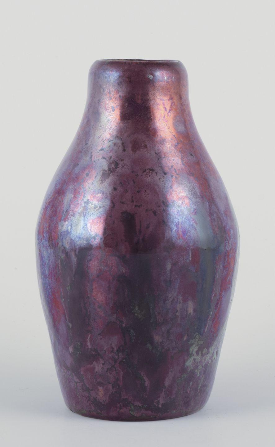 Danese Søren Kongstrand, ceramista danese. Vaso con smalto a lustro. Circa 1920 in vendita