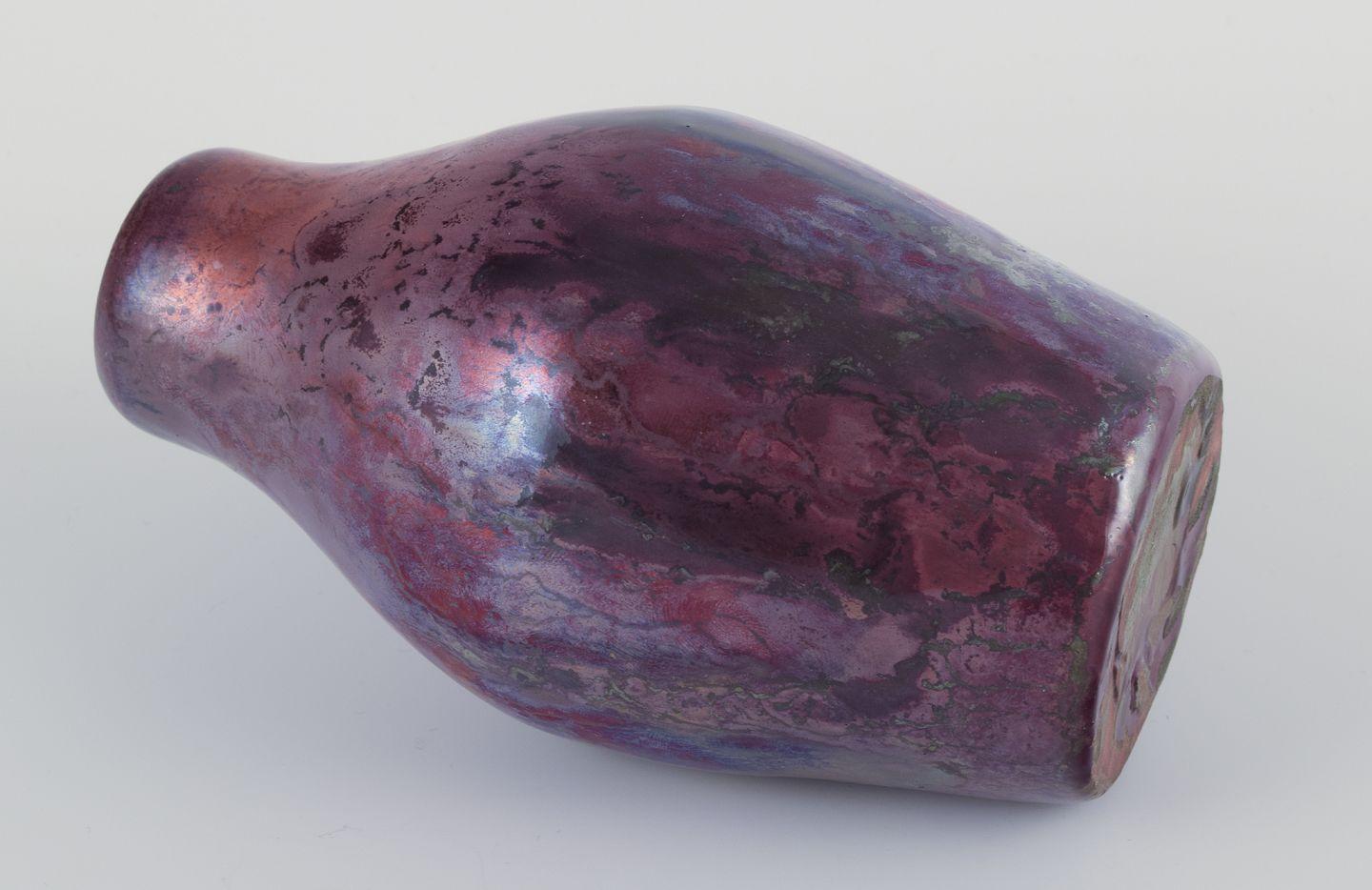 Inizio XX secolo Søren Kongstrand, ceramista danese. Vaso con smalto a lustro. Circa 1920 in vendita
