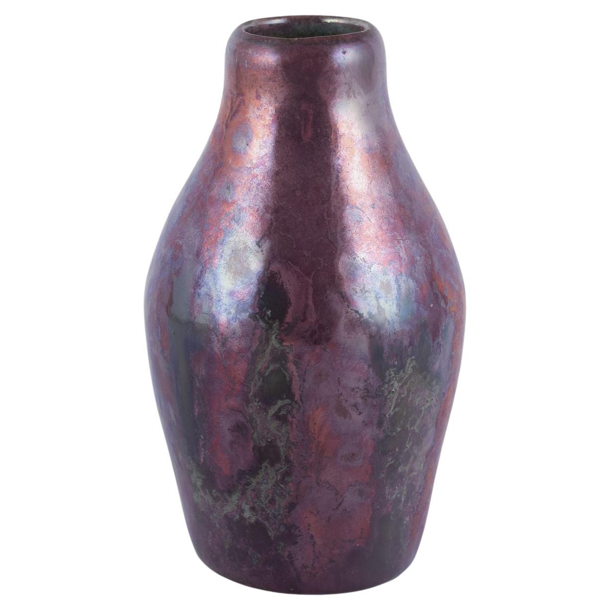Søren Kongstrand, Danish ceramicist. Vase in lustre glaze. Approx. 1920
