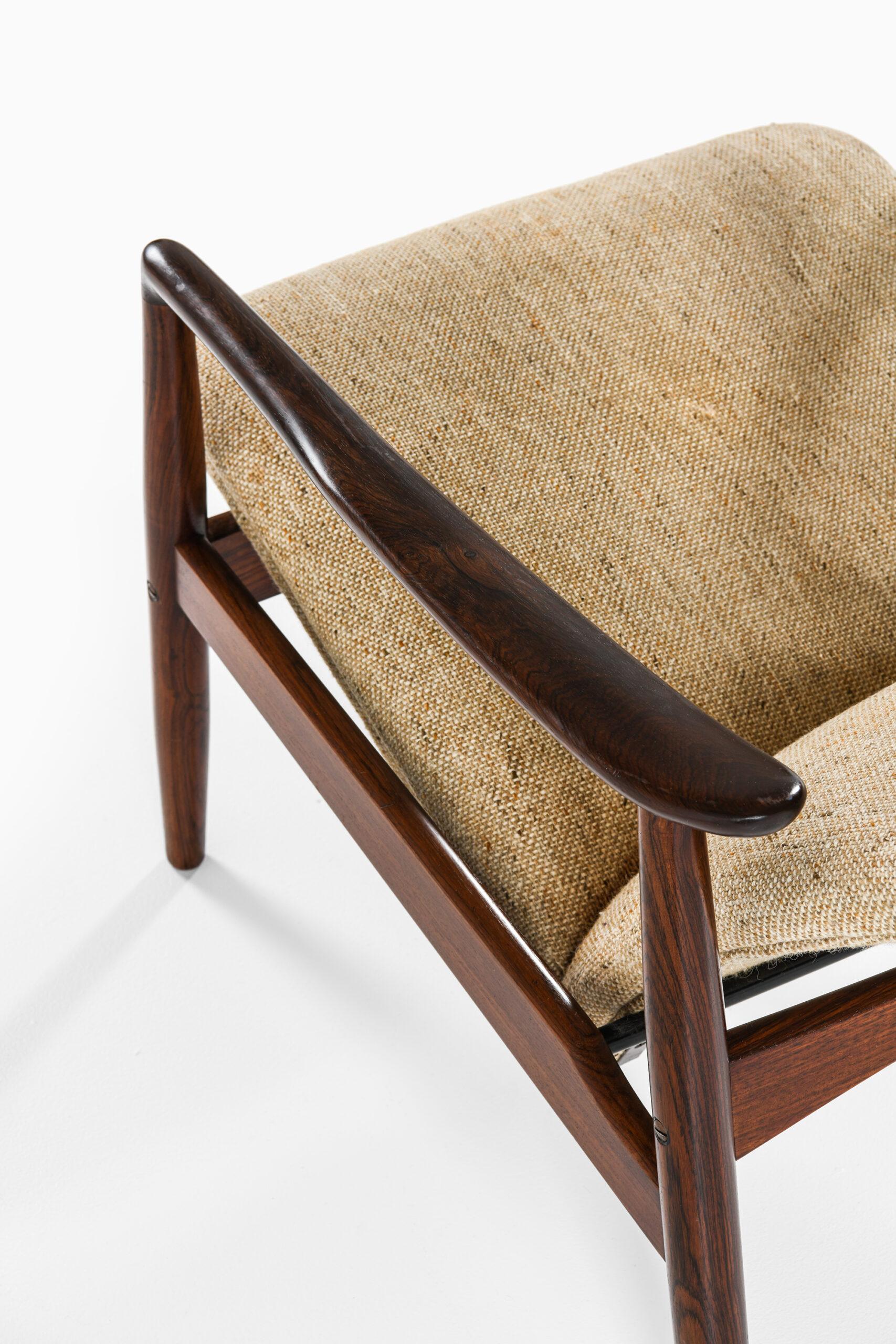 Søren Ladefoged Lounge Chair Model 72 Produced by Søren Ladefoged & Søn 2