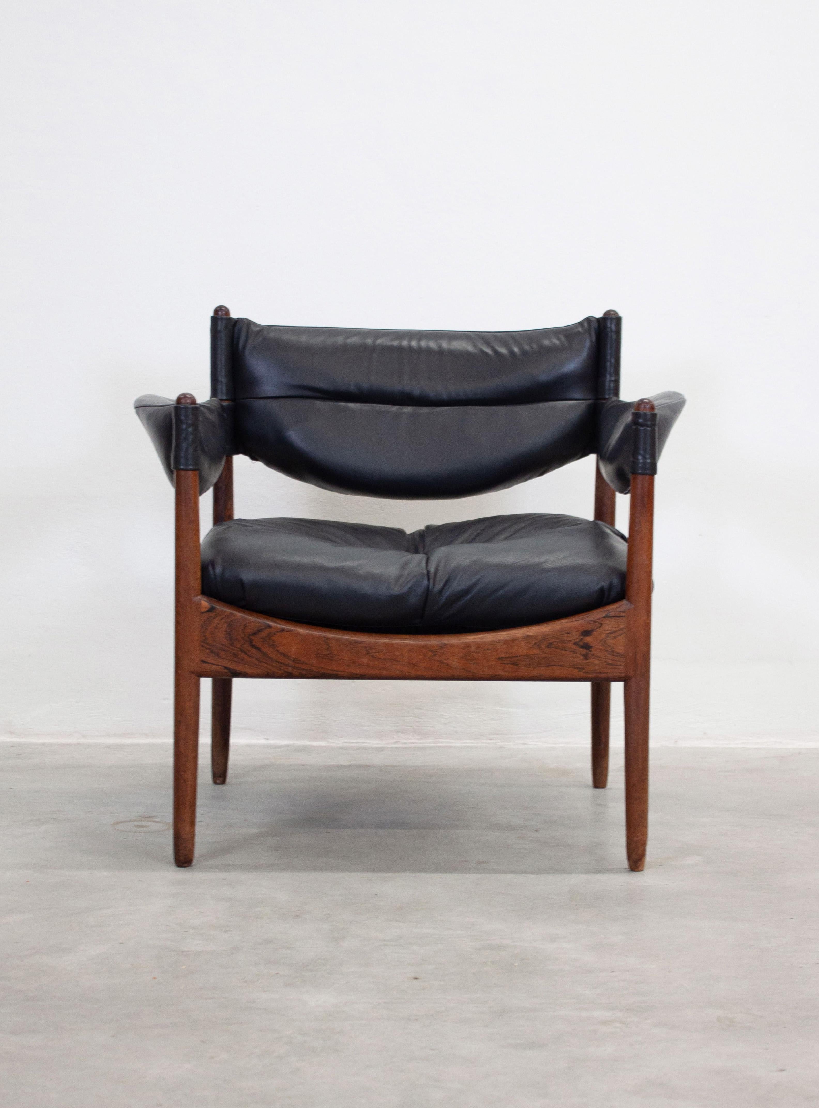 Beautiful Modus lounge chair designed by Kristian Vedel for Søren Willadsen. This beauty is made in Denmark in the 1960s and has been completely been reupholstered by the amazing Nu-Design. When we received the chair all cushions and leather were