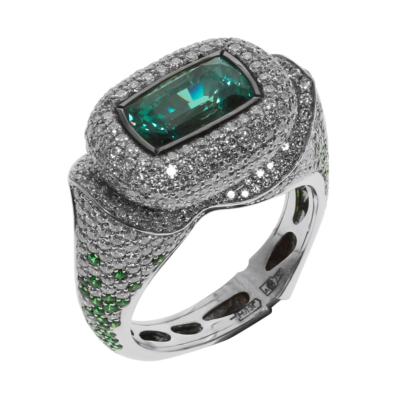 Sri-Lanka Origin 3.12 Carat Alexandrite Diamonds 18 Karat White Gold Ring For Sale