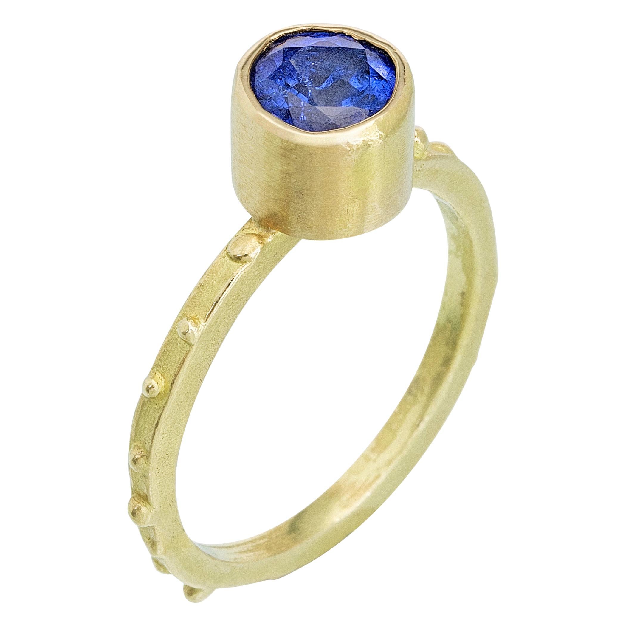 Sri Lanka Sapphire 18 Karat Gold Ring For Sale
