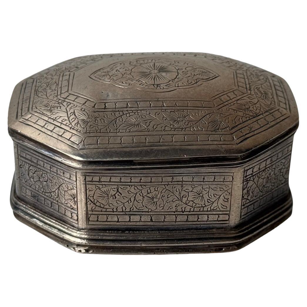 What is a smoking box?