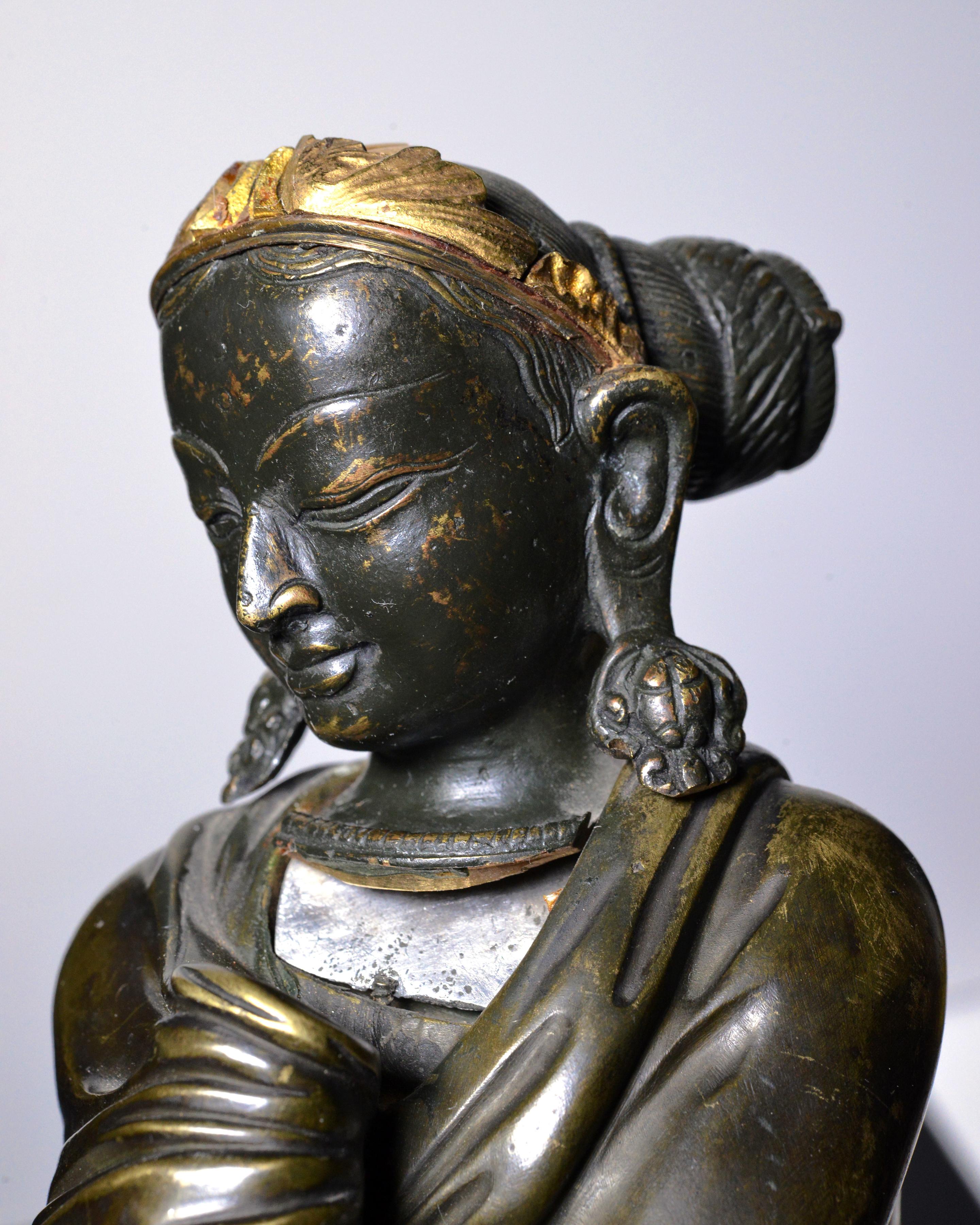 19th Century Sridevi East Asian Hindu Deity Goddess bronze Figurine Antique 18th-19th century For Sale
