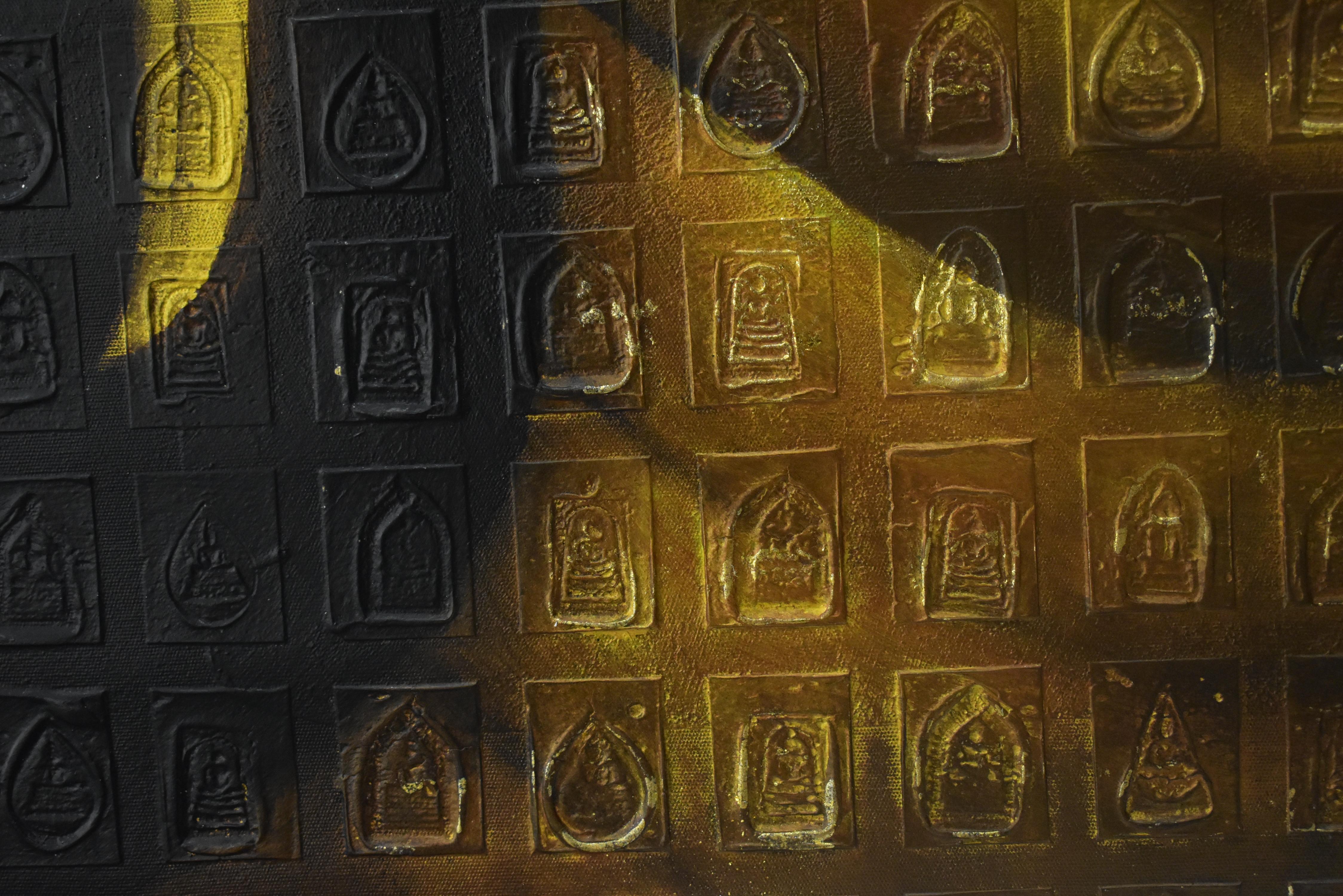 Radiance de la paix intérieure, monture de tranquillité Dharma en or et bronze en vente 5