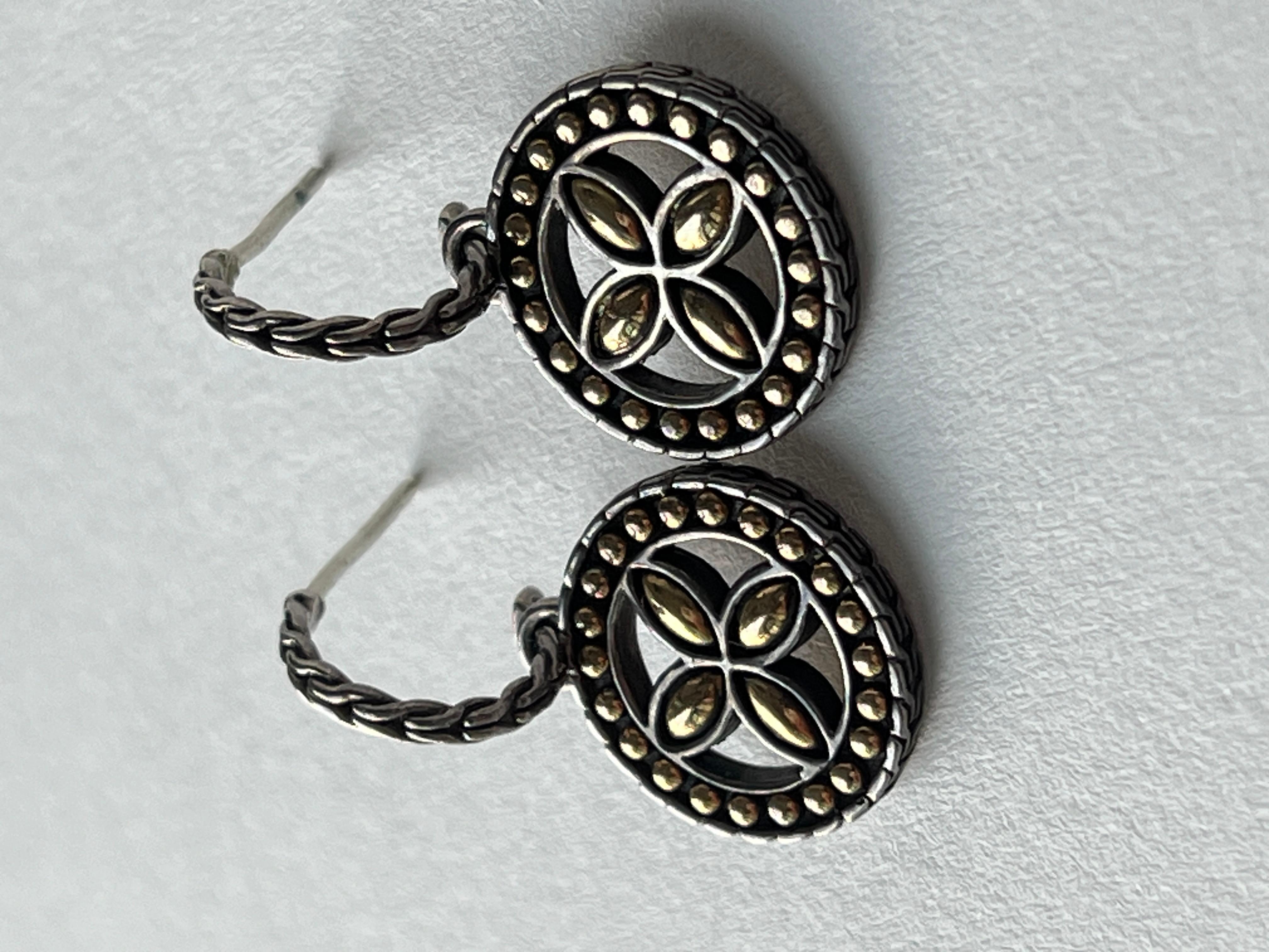 SS/18K 925 Sterling Silver and 18K Yellow Gold Dot Flower Earrings John Hardy In Excellent Condition For Sale In Reston, VA