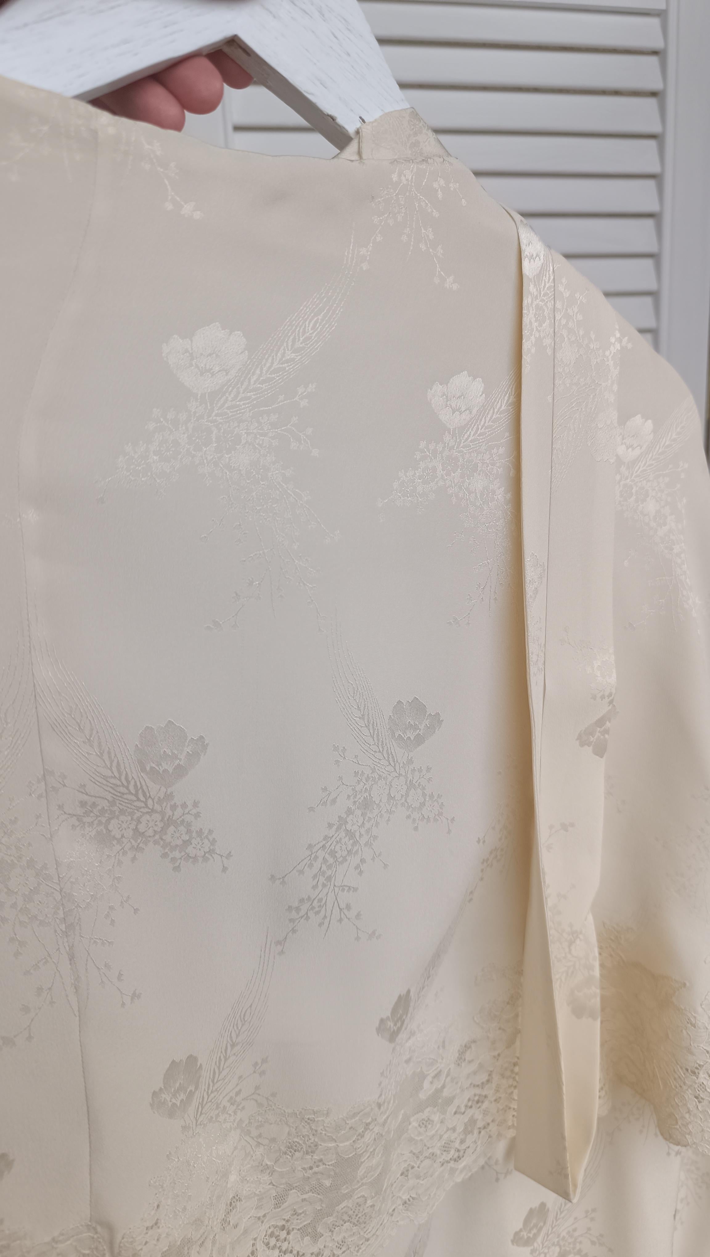 SS 1998 Dior Christian Dior & John Galliano Kimono de seda con encaje Capa Bata Boudoir S en venta 13